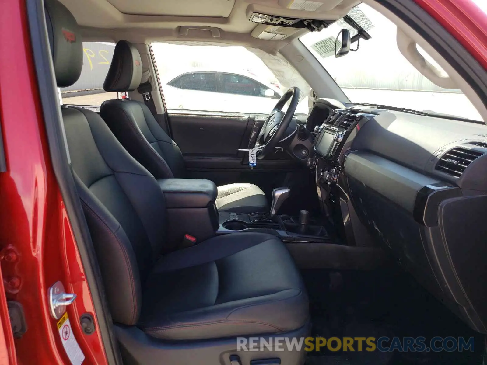 5 Photograph of a damaged car JTEBU5JR5K5616625 TOYOTA 4RUNNER 2019