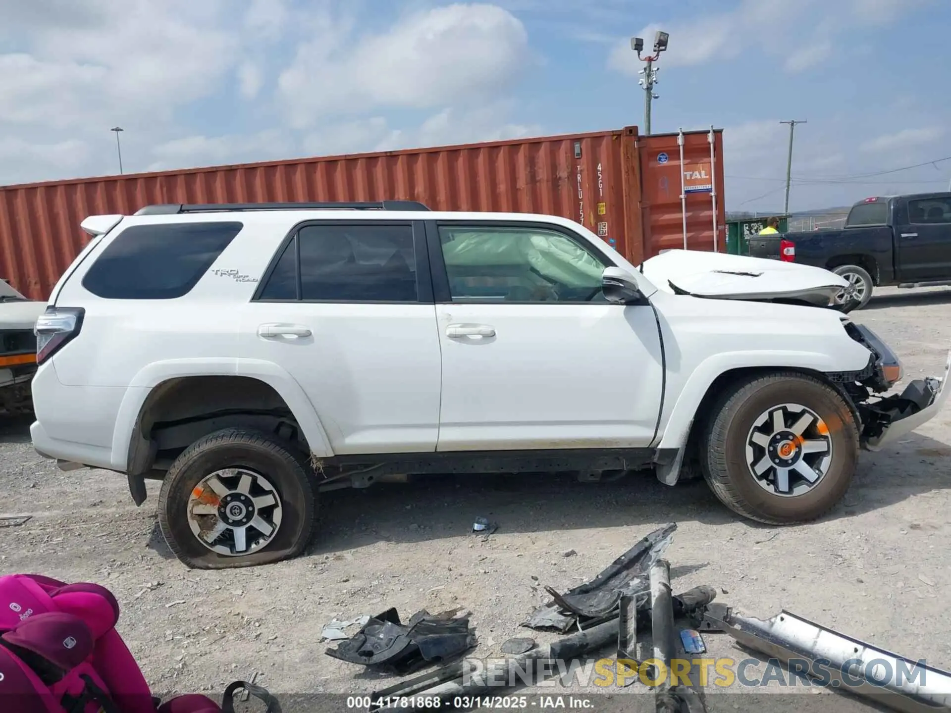 13 Photograph of a damaged car JTEBU5JR5K5620447 TOYOTA 4RUNNER 2019