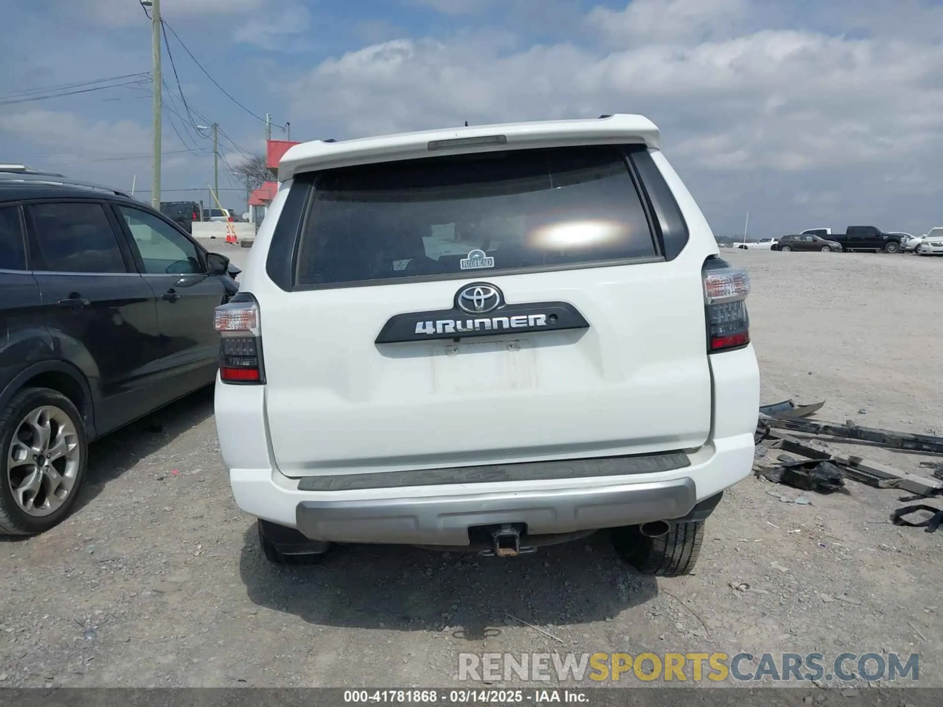 16 Photograph of a damaged car JTEBU5JR5K5620447 TOYOTA 4RUNNER 2019