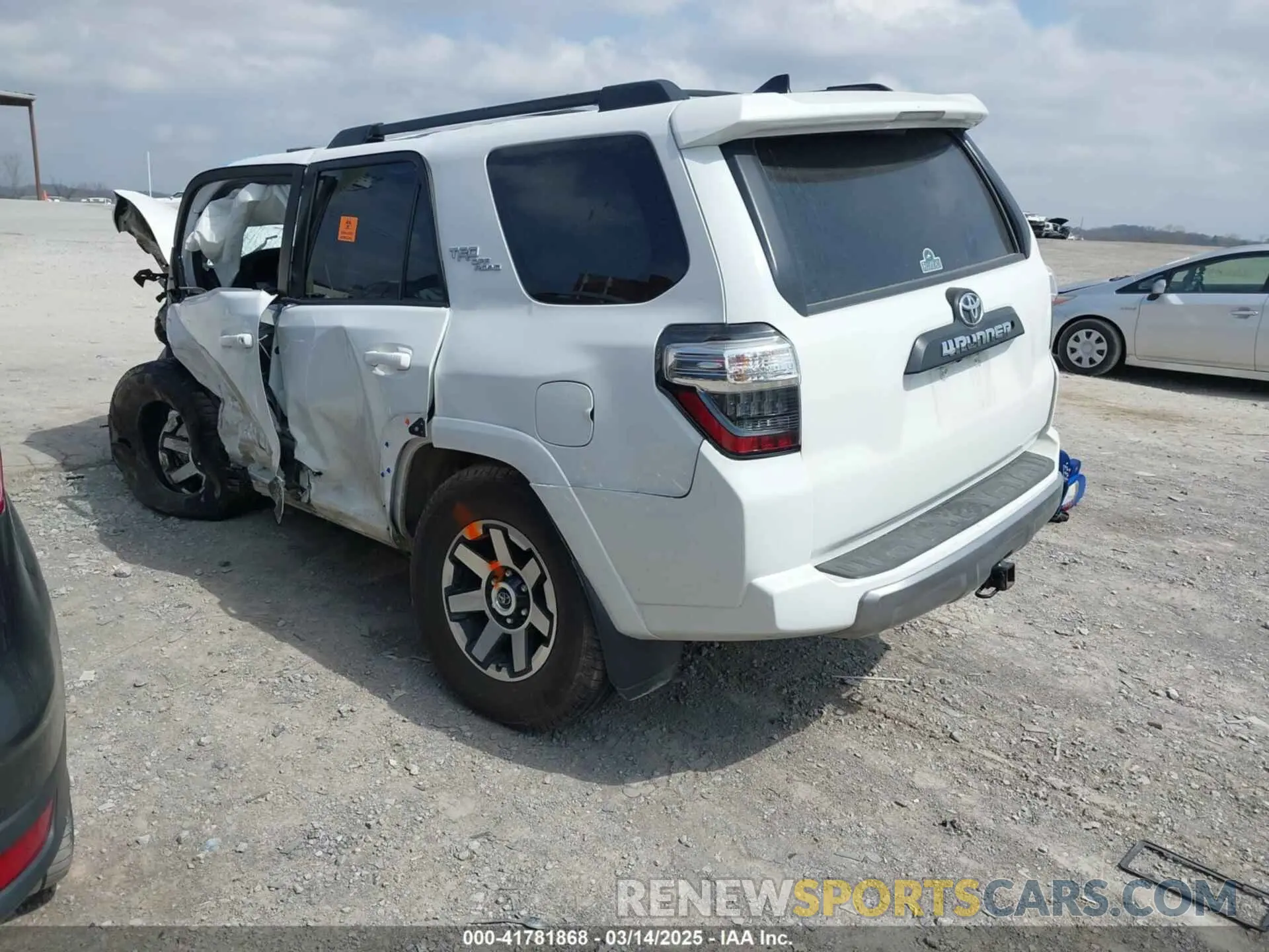 3 Photograph of a damaged car JTEBU5JR5K5620447 TOYOTA 4RUNNER 2019