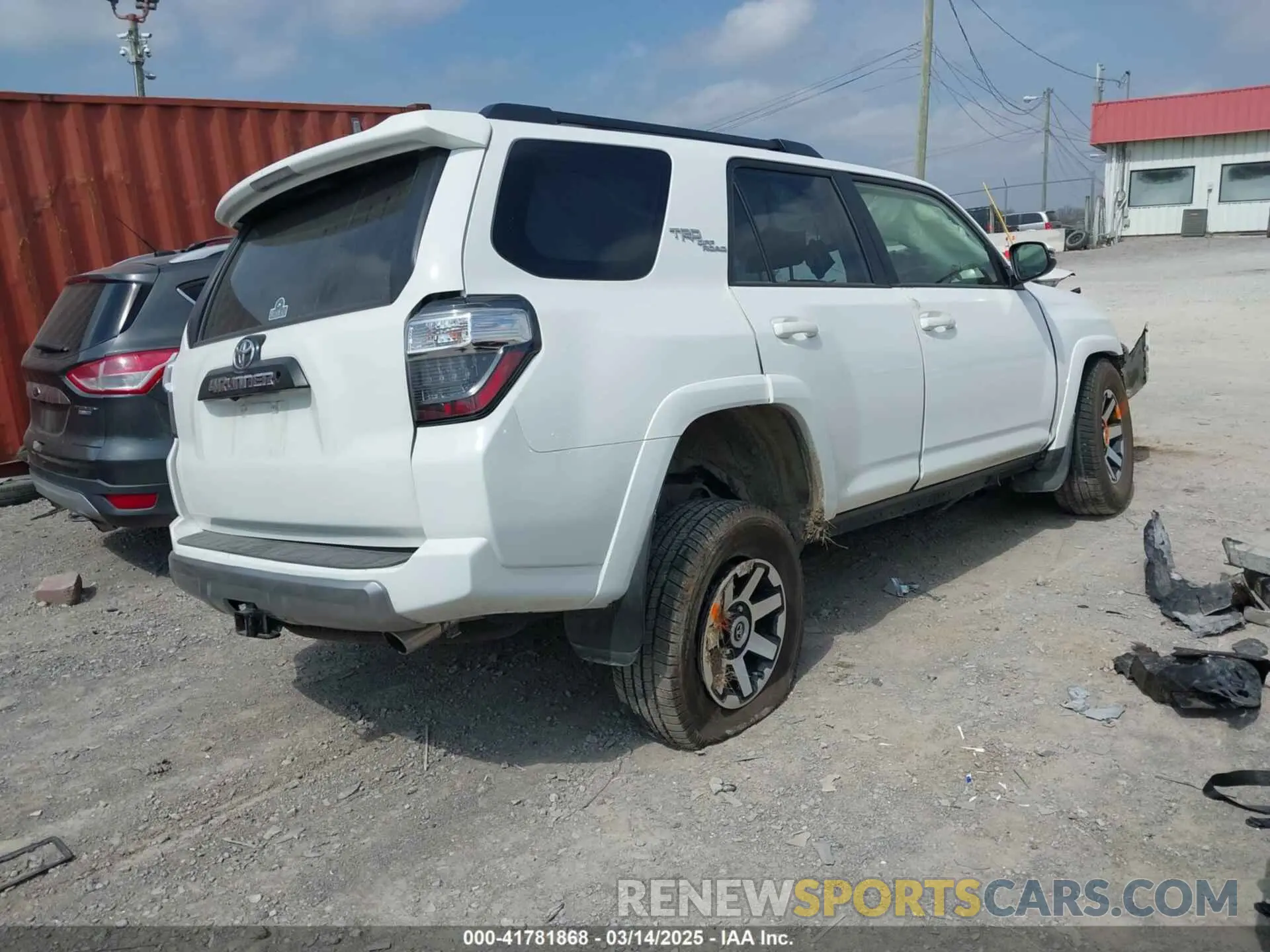4 Photograph of a damaged car JTEBU5JR5K5620447 TOYOTA 4RUNNER 2019