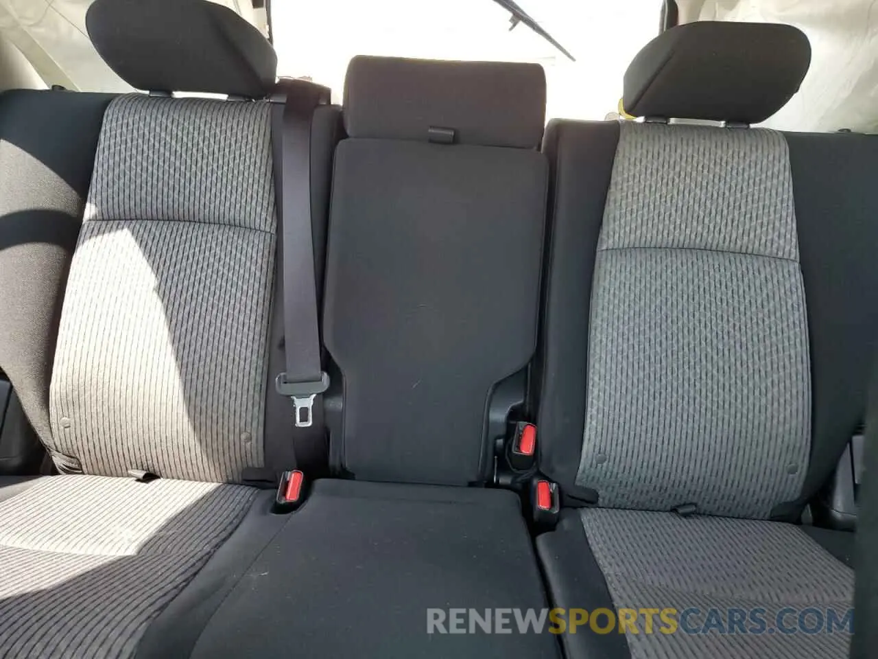 10 Фотография поврежденного автомобиля JTEBU5JR5K5640469 TOYOTA 4RUNNER 2019