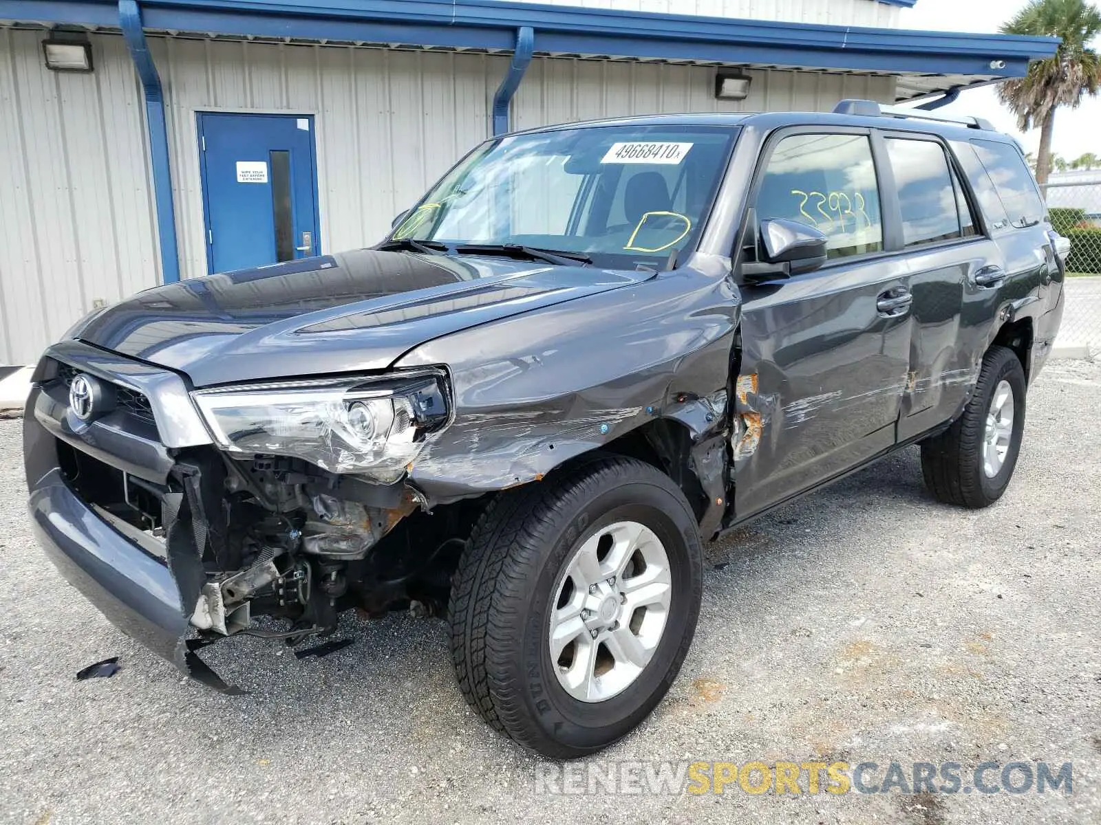 2 Photograph of a damaged car JTEBU5JR5K5662942 TOYOTA 4RUNNER 2019