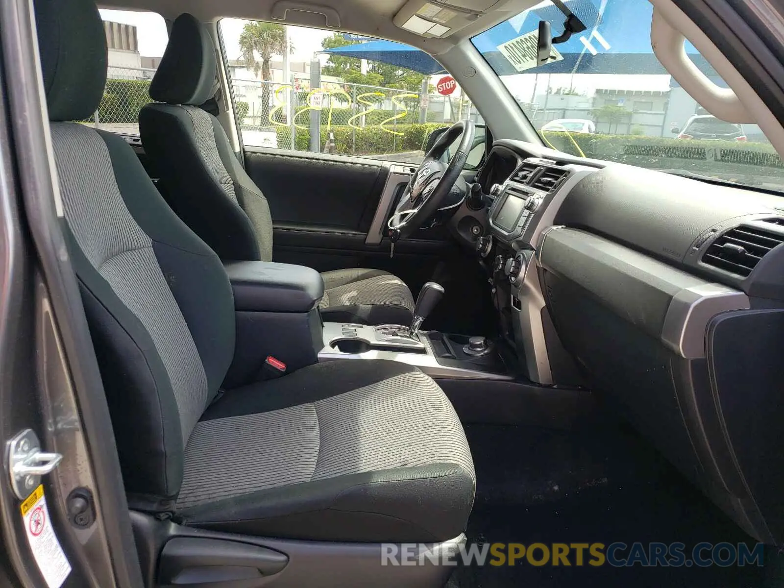 5 Photograph of a damaged car JTEBU5JR5K5662942 TOYOTA 4RUNNER 2019