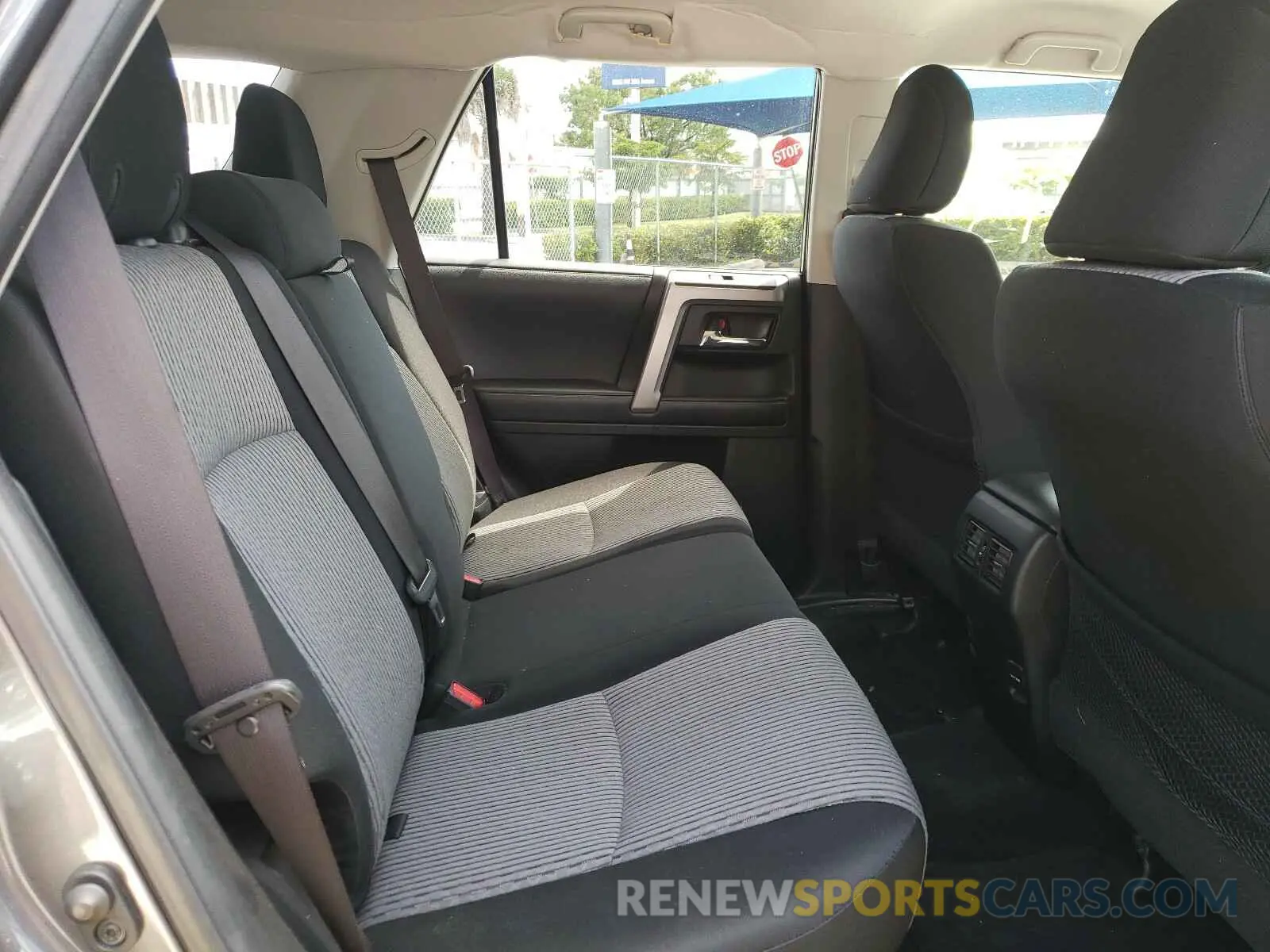 6 Photograph of a damaged car JTEBU5JR5K5662942 TOYOTA 4RUNNER 2019