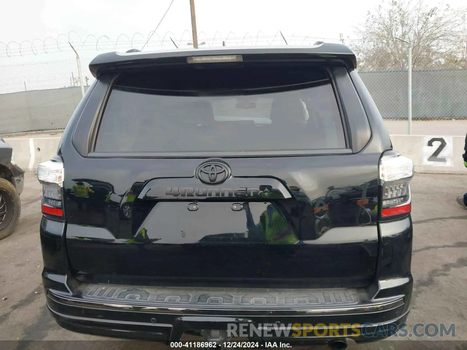 17 Photograph of a damaged car JTEBU5JR5K5688005 TOYOTA 4RUNNER 2019