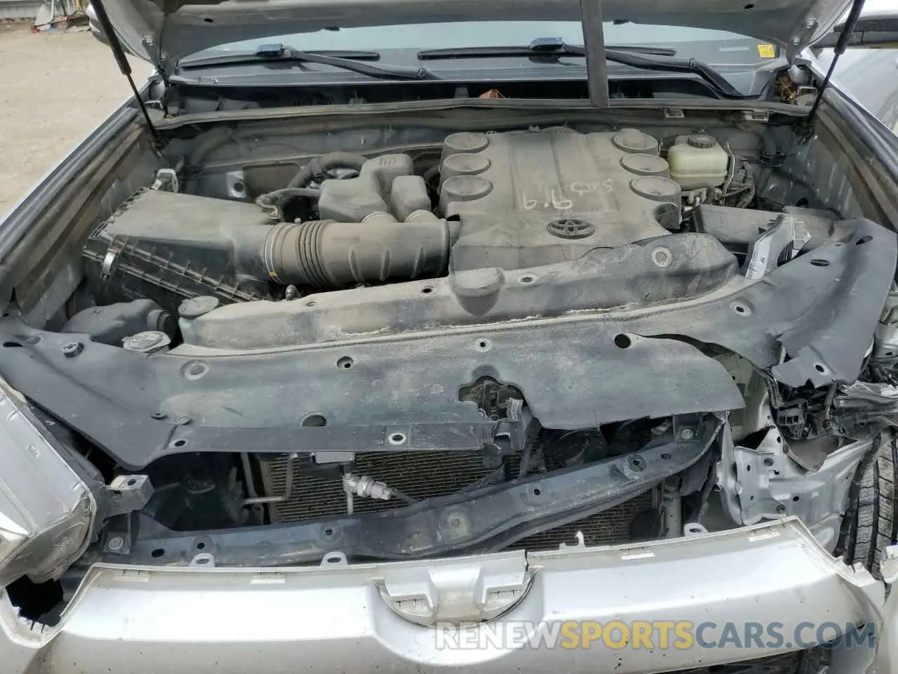 13 Photograph of a damaged car JTEBU5JR5K5709371 TOYOTA 4RUNNER 2019