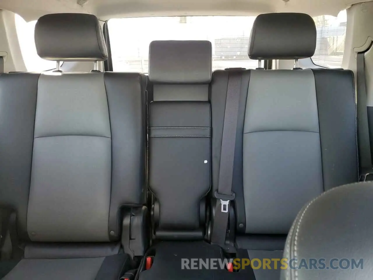 10 Photograph of a damaged car JTEBU5JR5K5729121 TOYOTA 4RUNNER 2019