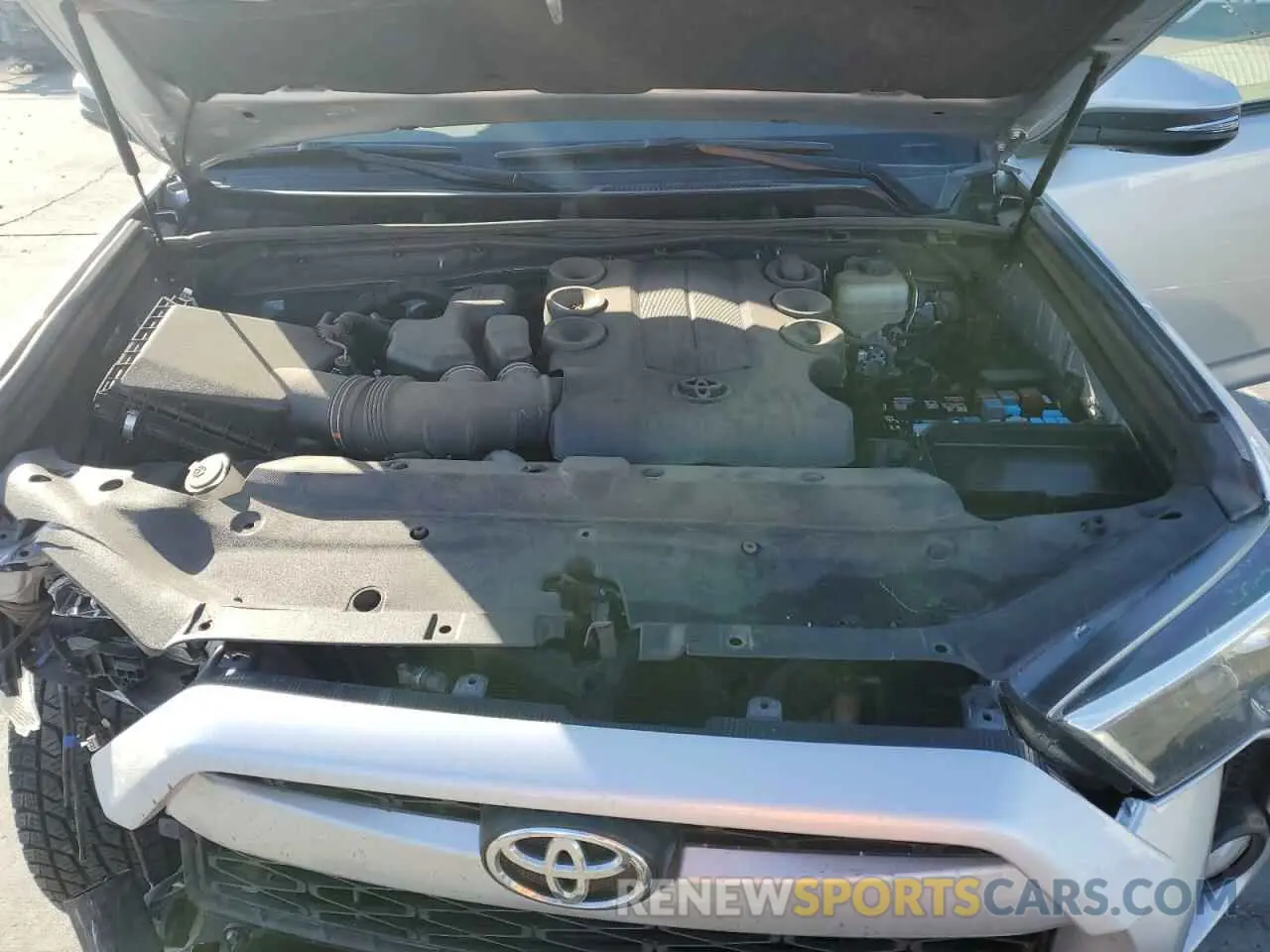 12 Photograph of a damaged car JTEBU5JR5K5729121 TOYOTA 4RUNNER 2019