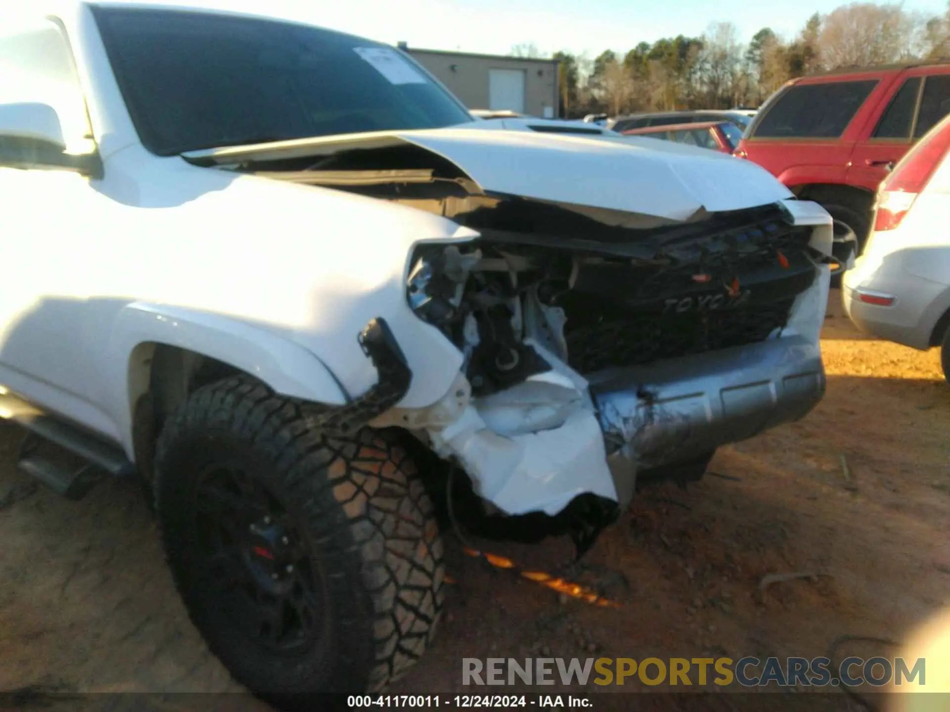 17 Photograph of a damaged car JTEBU5JR6K5629769 TOYOTA 4RUNNER 2019