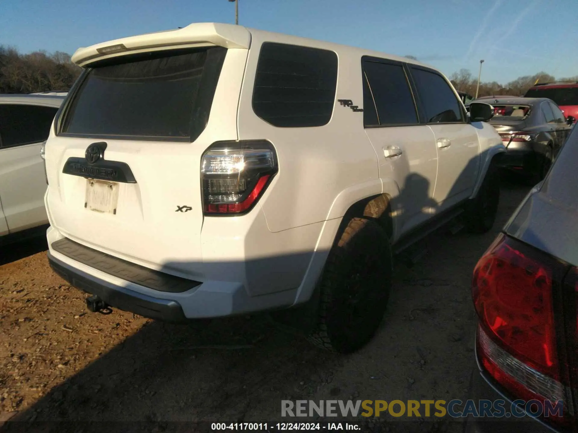 4 Photograph of a damaged car JTEBU5JR6K5629769 TOYOTA 4RUNNER 2019