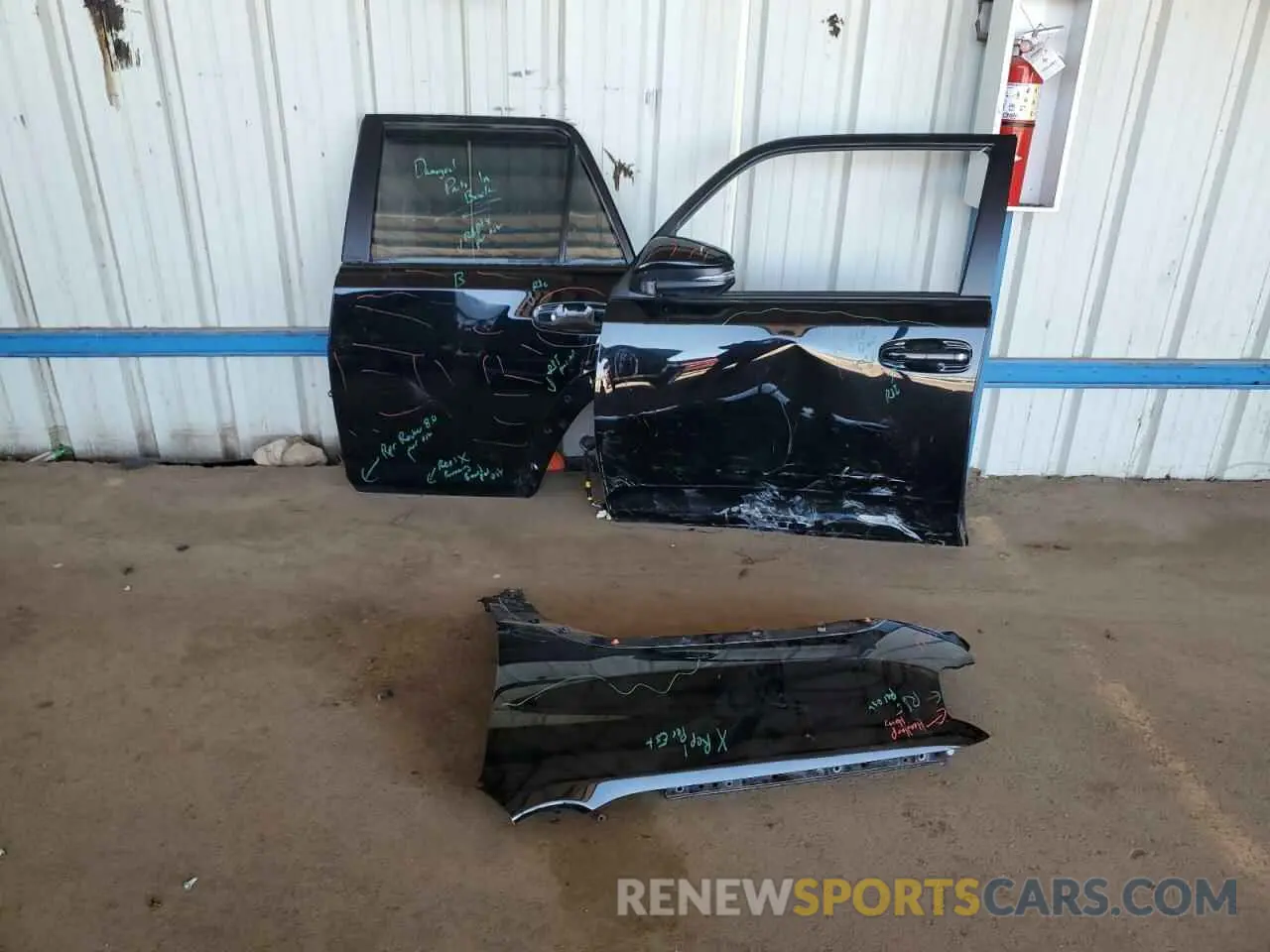 13 Фотография поврежденного автомобиля JTEBU5JR6K5630372 TOYOTA 4RUNNER 2019