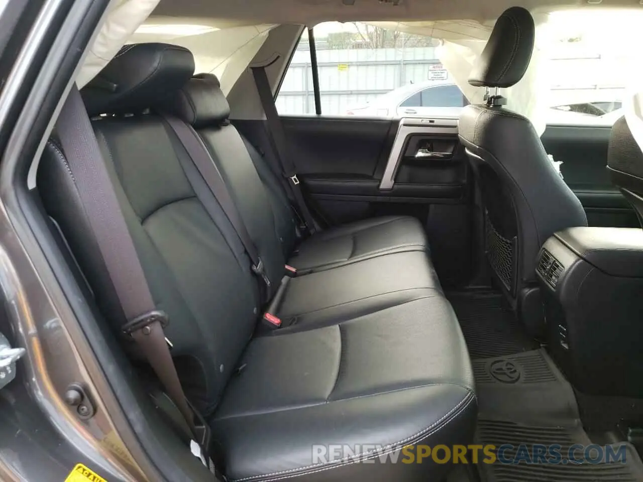 6 Photograph of a damaged car JTEBU5JR6K5638035 TOYOTA 4RUNNER 2019