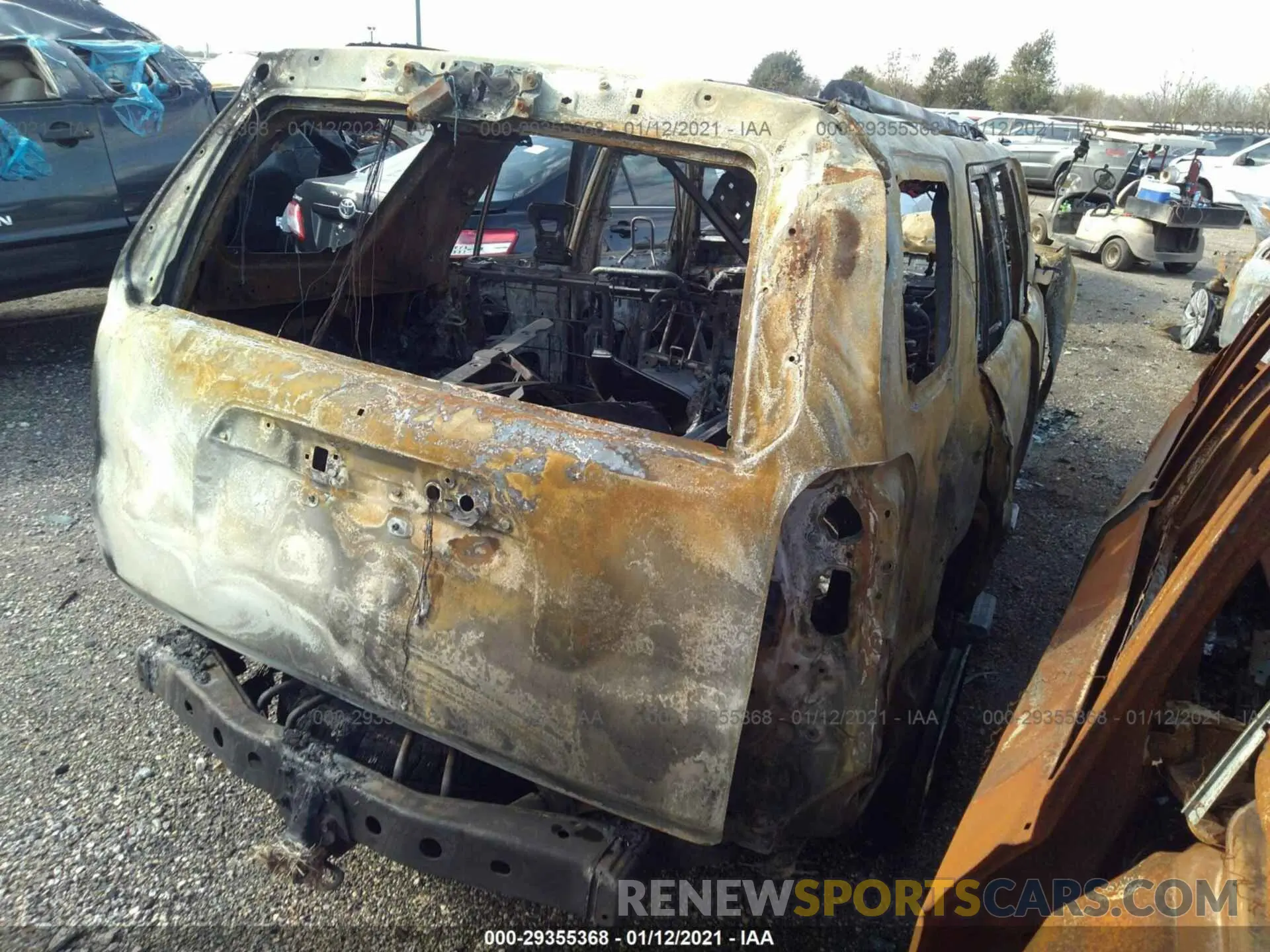 4 Photograph of a damaged car JTEBU5JR6K5646815 TOYOTA 4RUNNER 2019