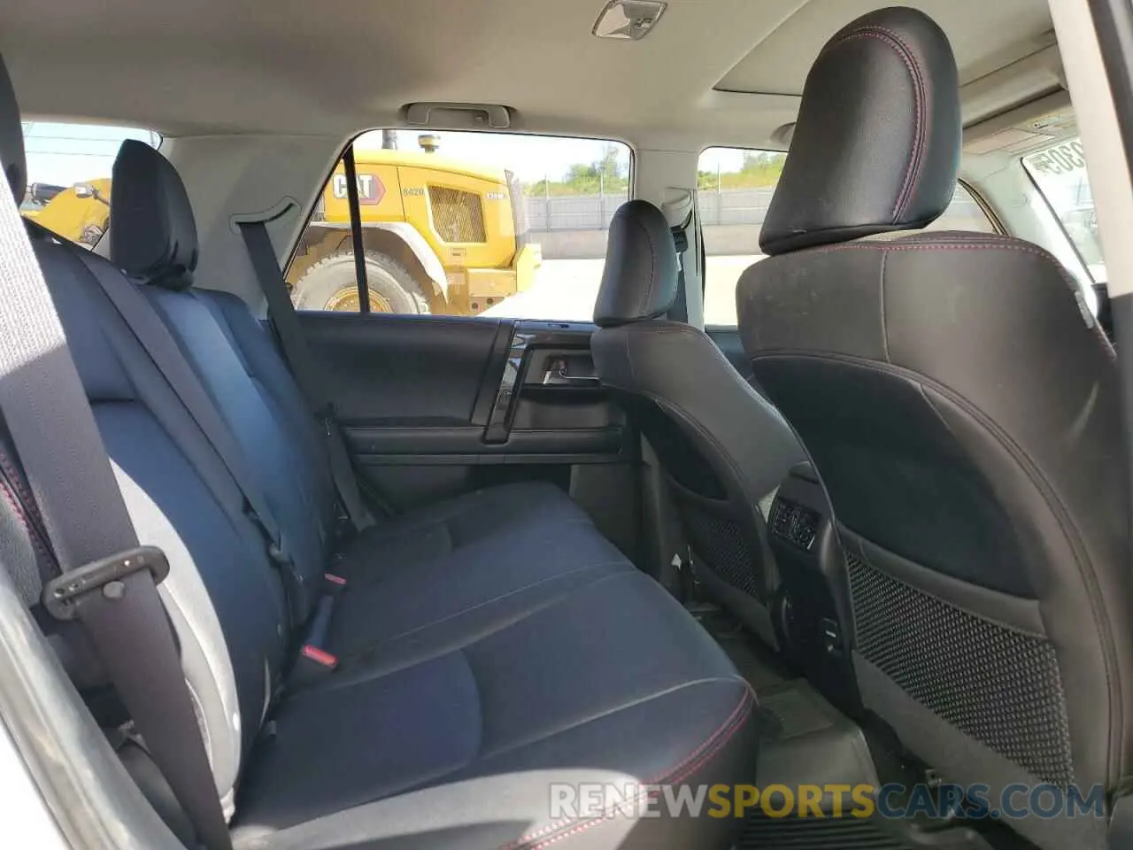 11 Photograph of a damaged car JTEBU5JR6K5652856 TOYOTA 4RUNNER 2019