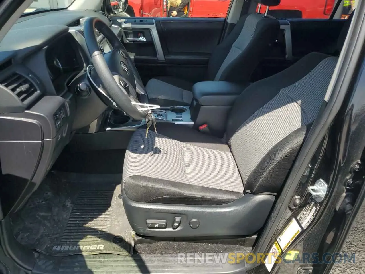 7 Фотография поврежденного автомобиля JTEBU5JR6K5672508 TOYOTA 4RUNNER 2019