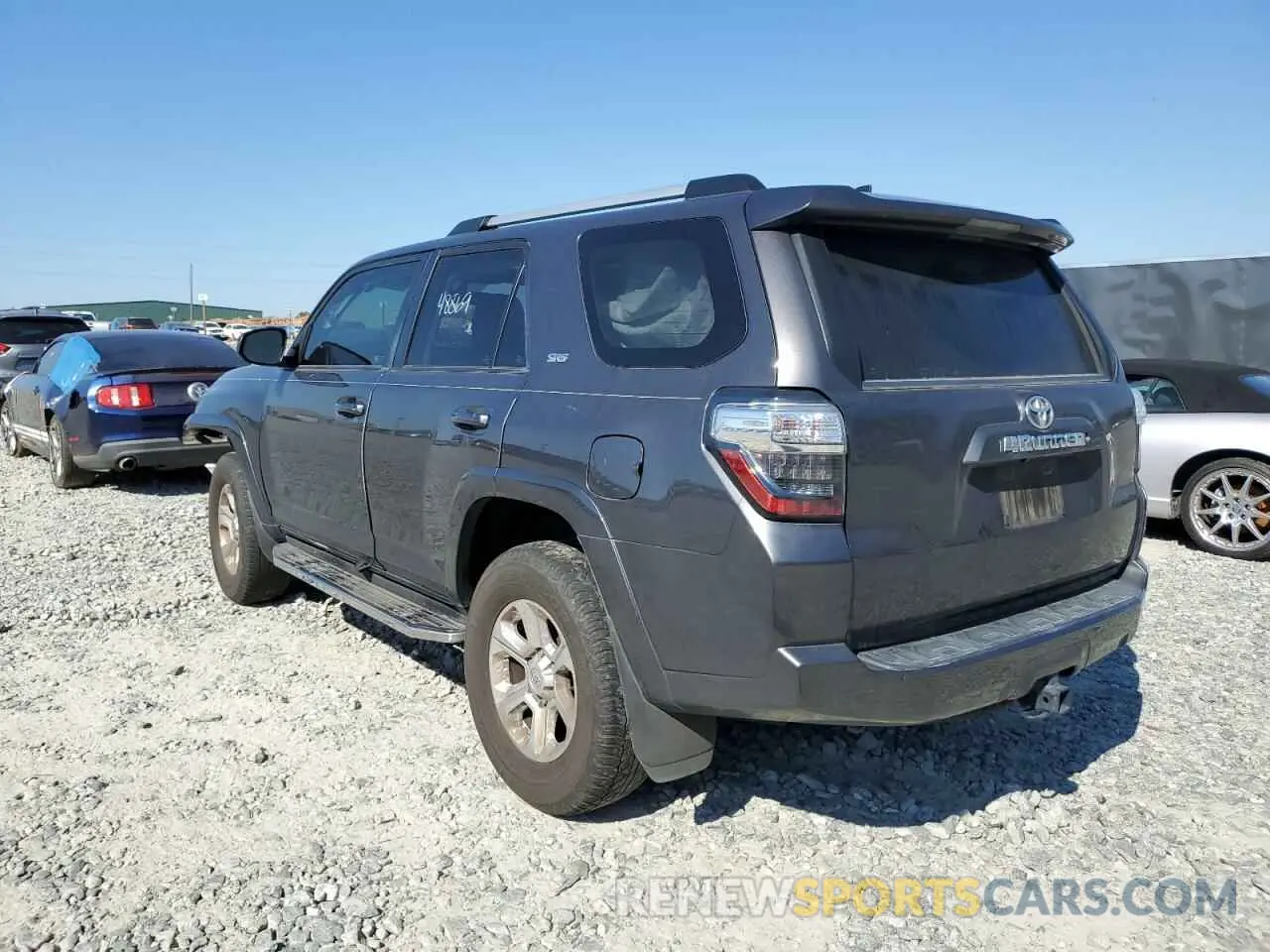 3 Фотография поврежденного автомобиля JTEBU5JR6K5683797 TOYOTA 4RUNNER 2019