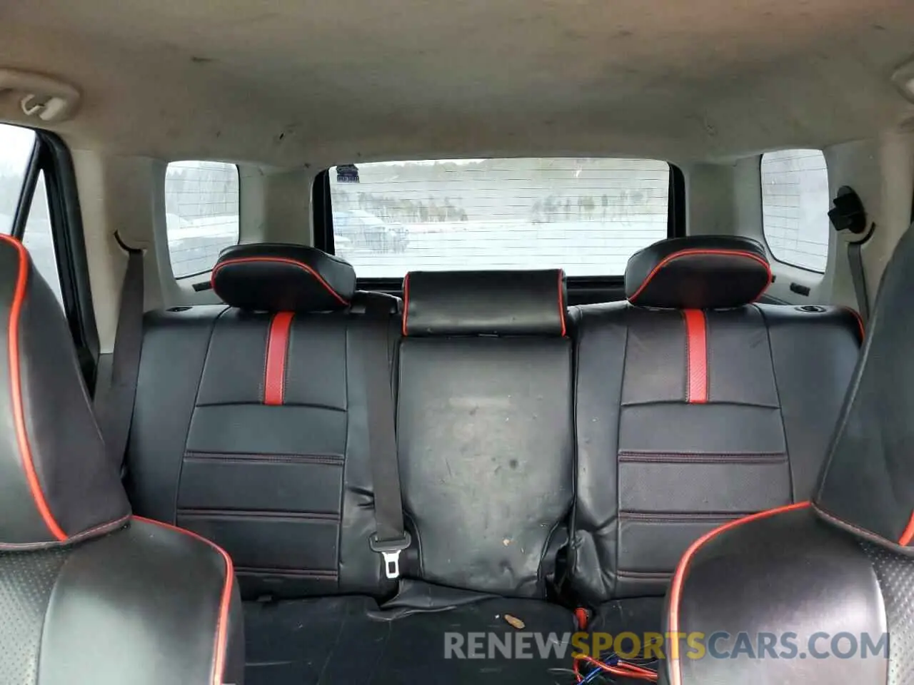 10 Photograph of a damaged car JTEBU5JR6K5687347 TOYOTA 4RUNNER 2019