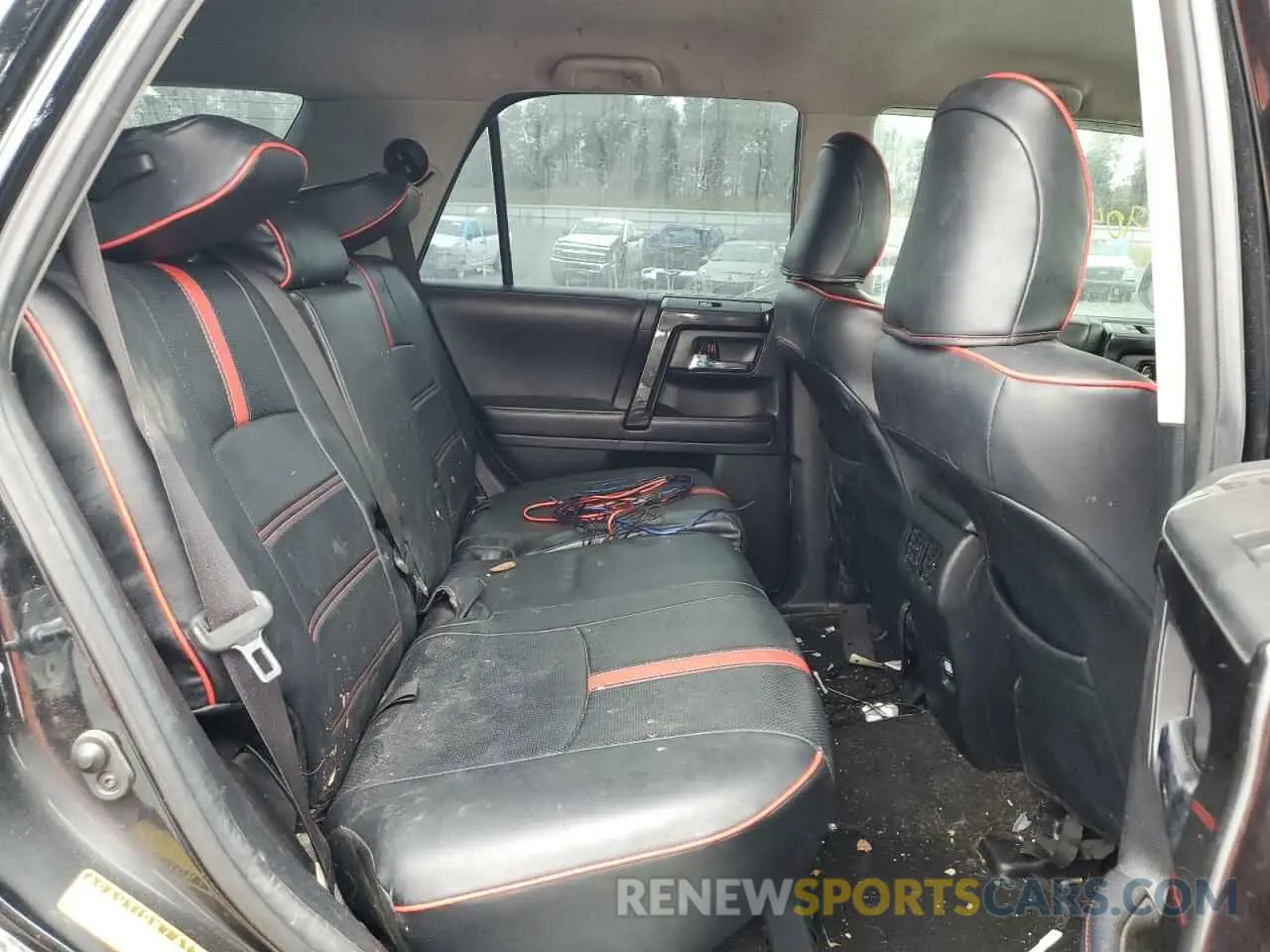 11 Photograph of a damaged car JTEBU5JR6K5687347 TOYOTA 4RUNNER 2019