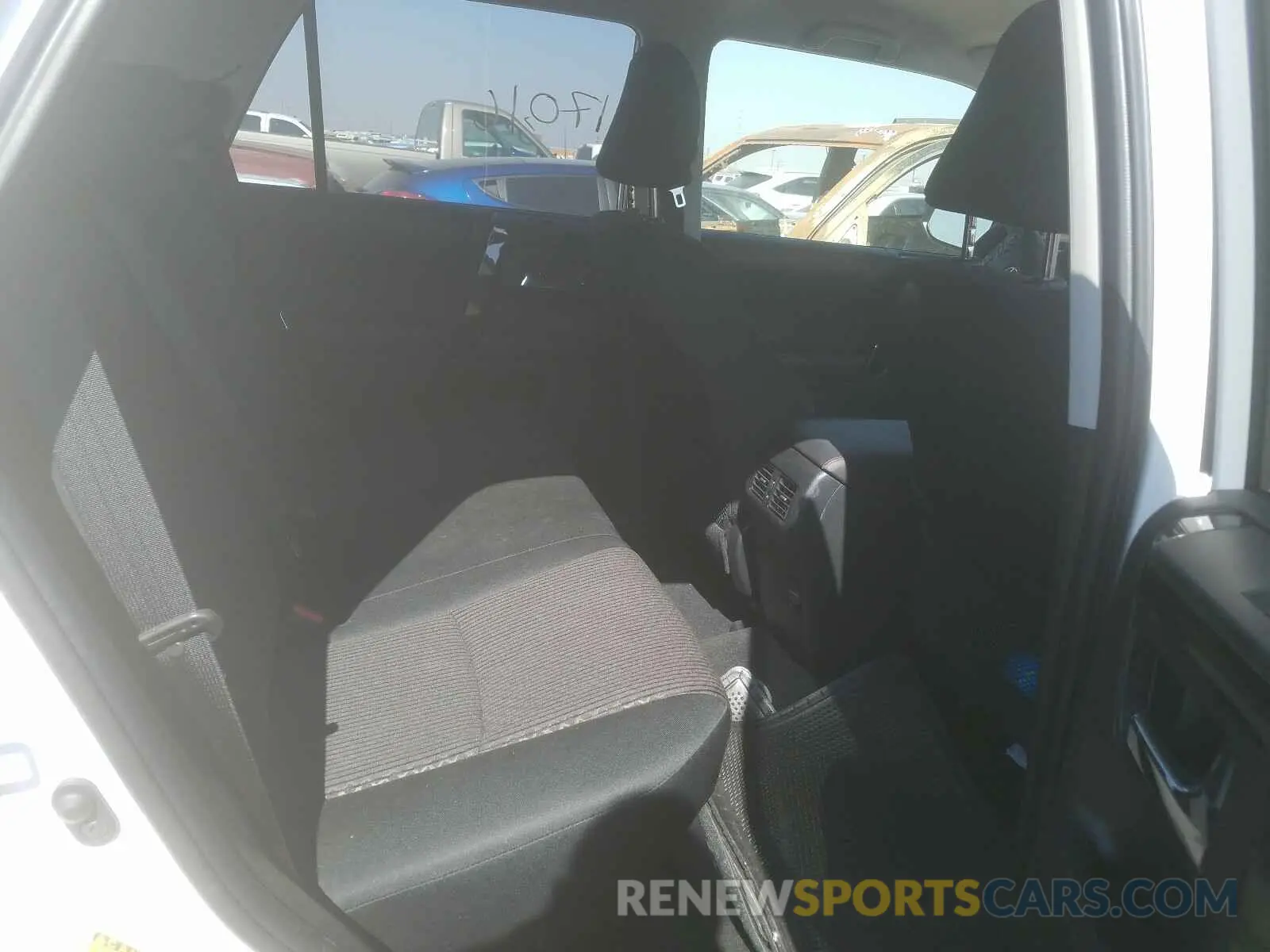 6 Photograph of a damaged car JTEBU5JR6K5711680 TOYOTA 4RUNNER 2019