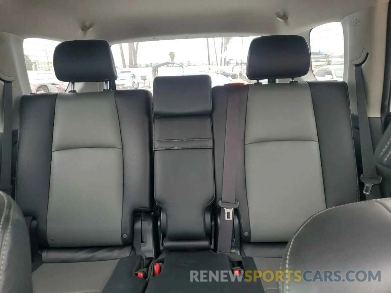 10 Фотография поврежденного автомобиля JTEBU5JR6K5727958 TOYOTA 4RUNNER 2019