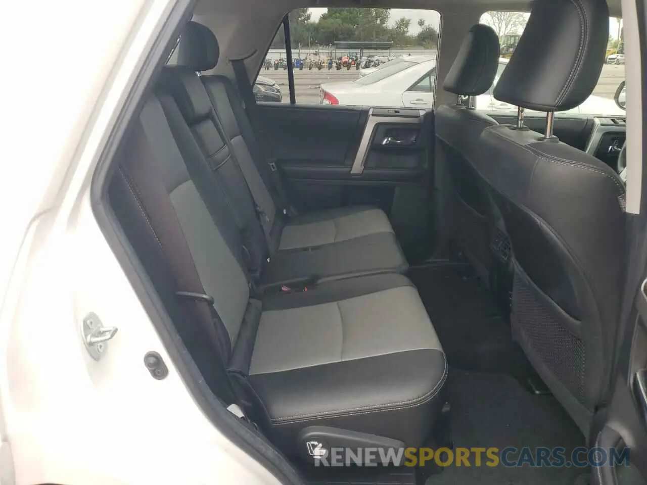 11 Фотография поврежденного автомобиля JTEBU5JR6K5727958 TOYOTA 4RUNNER 2019