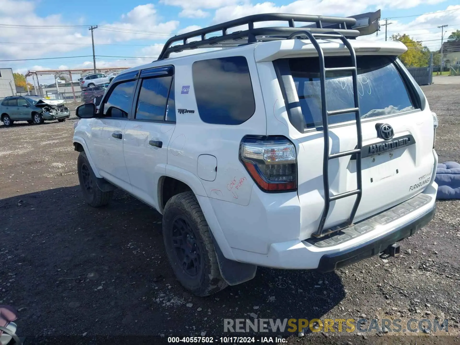 3 Фотография поврежденного автомобиля JTEBU5JR6K5730925 TOYOTA 4RUNNER 2019