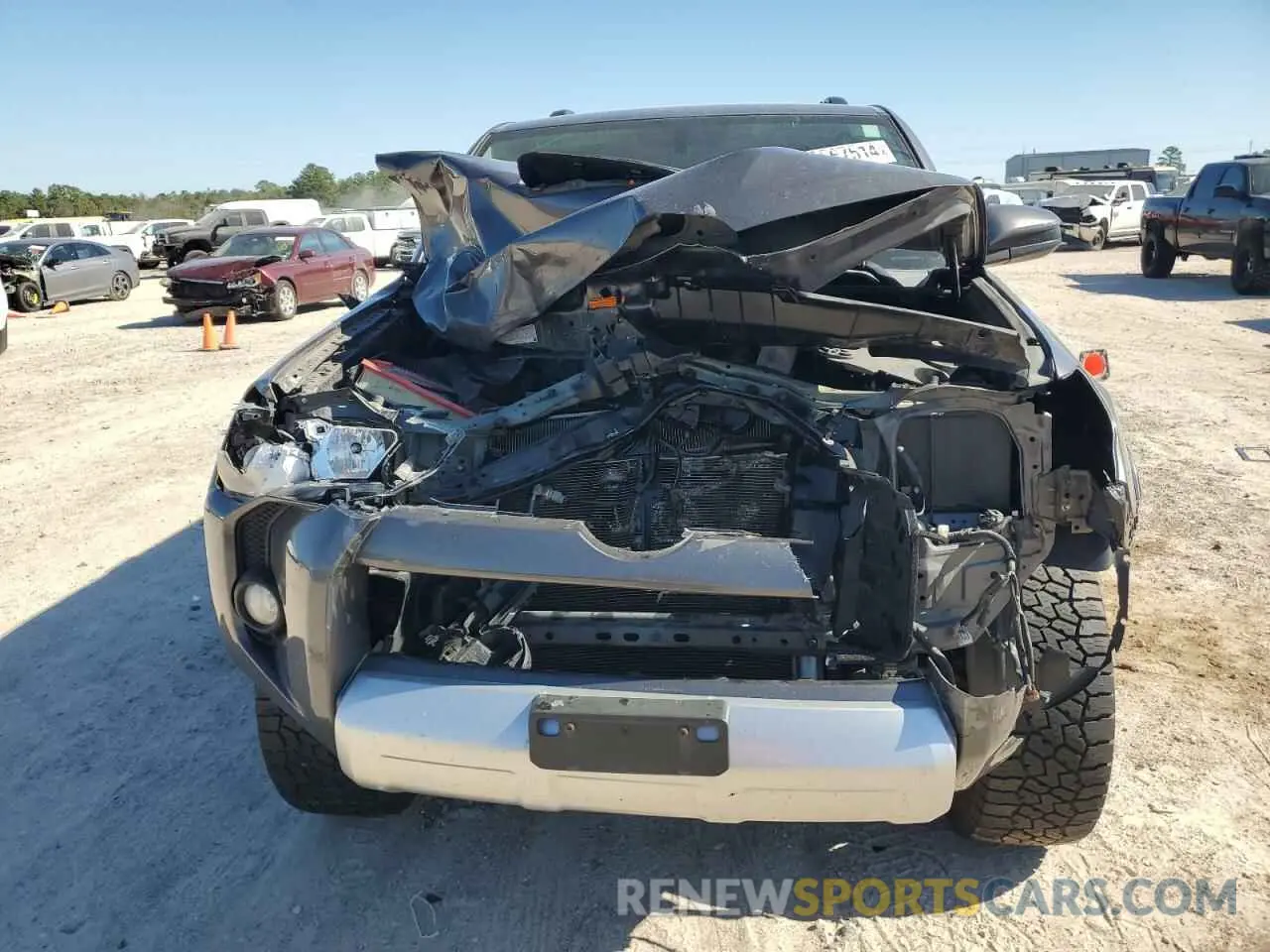 5 Фотография поврежденного автомобиля JTEBU5JR6K5736675 TOYOTA 4RUNNER 2019