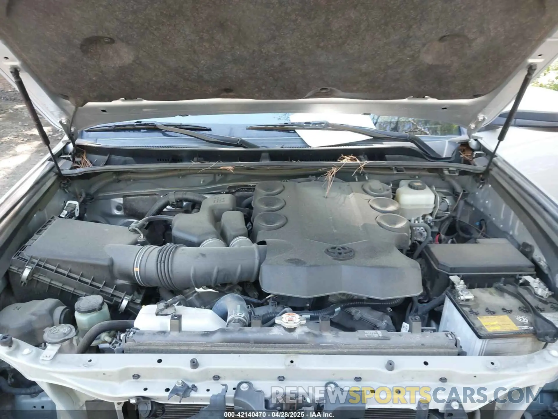10 Фотография поврежденного автомобиля JTEBU5JR7K5656026 TOYOTA 4RUNNER 2019