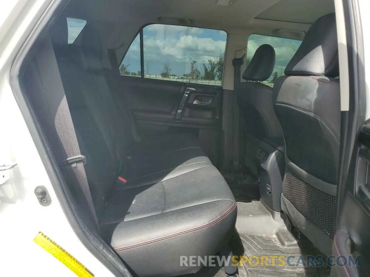 11 Photograph of a damaged car JTEBU5JR7K5661856 TOYOTA 4RUNNER 2019