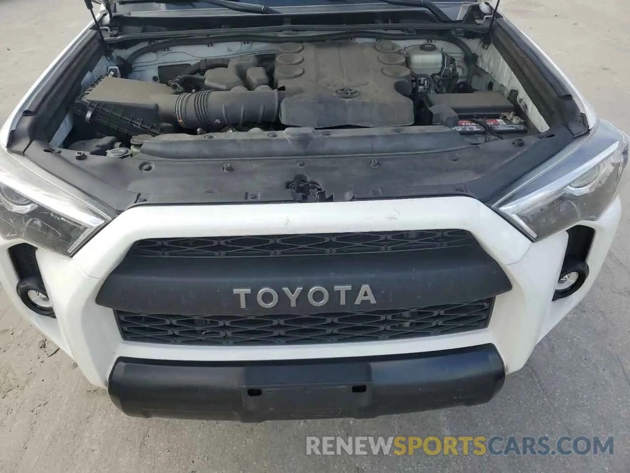 12 Photograph of a damaged car JTEBU5JR7K5661856 TOYOTA 4RUNNER 2019
