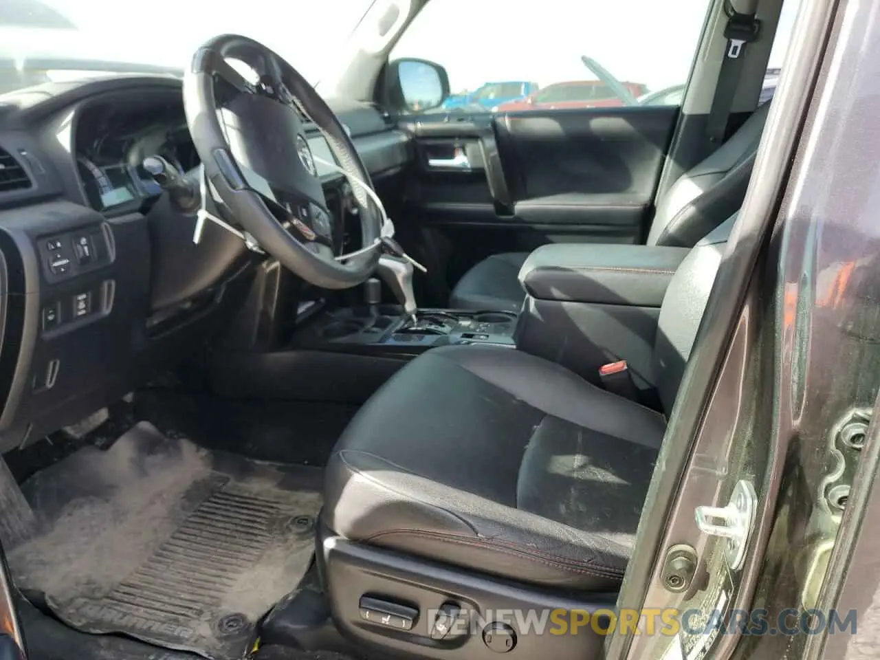 7 Фотография поврежденного автомобиля JTEBU5JR7K5697448 TOYOTA 4RUNNER 2019