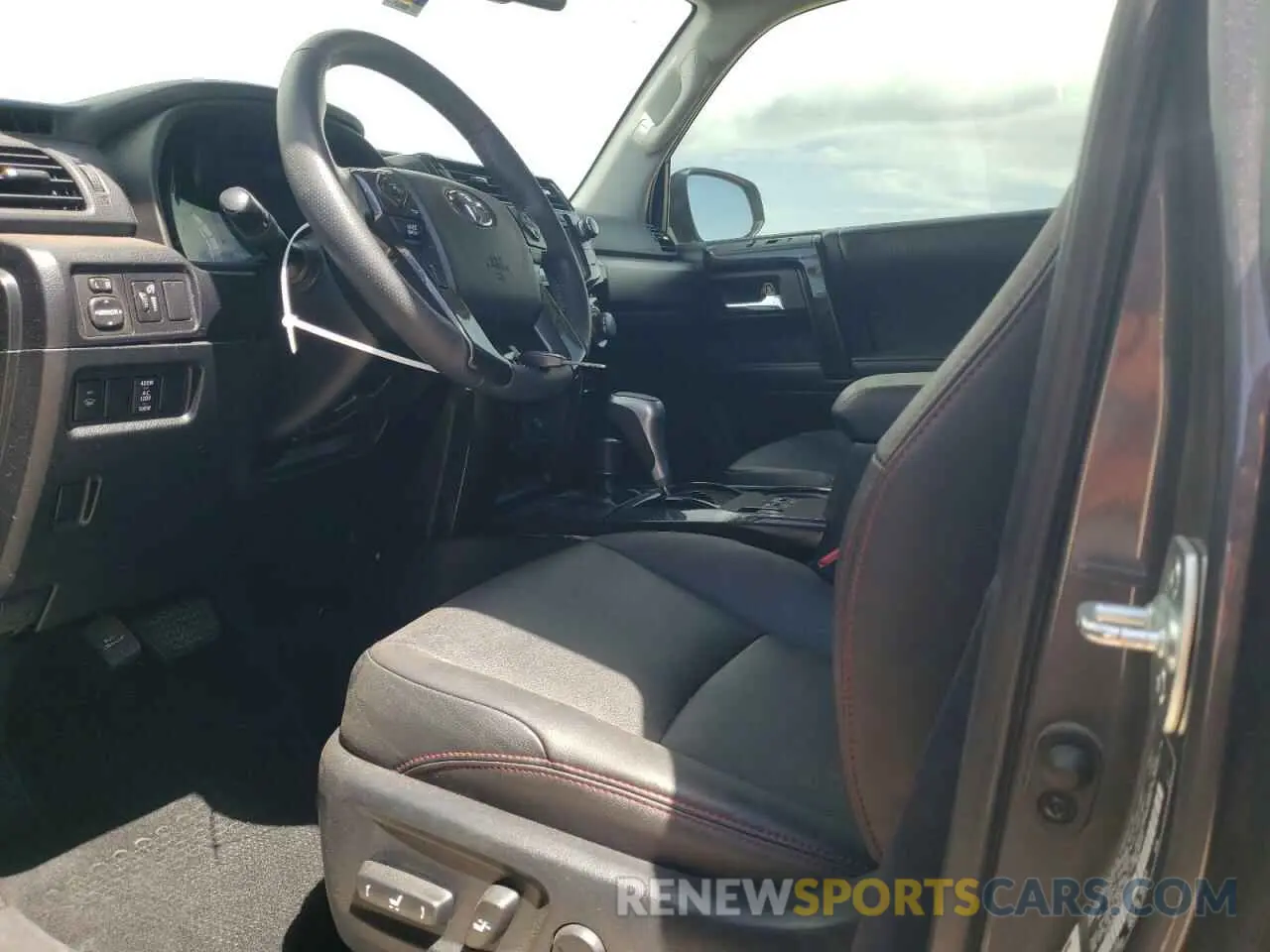 7 Photograph of a damaged car JTEBU5JR7K5698423 TOYOTA 4RUNNER 2019