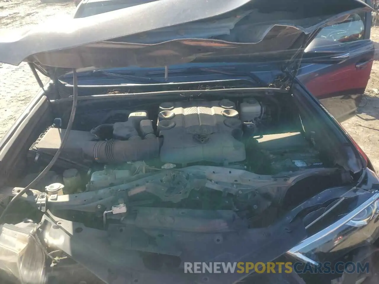 11 Photograph of a damaged car JTEBU5JR8K5623827 TOYOTA 4RUNNER 2019