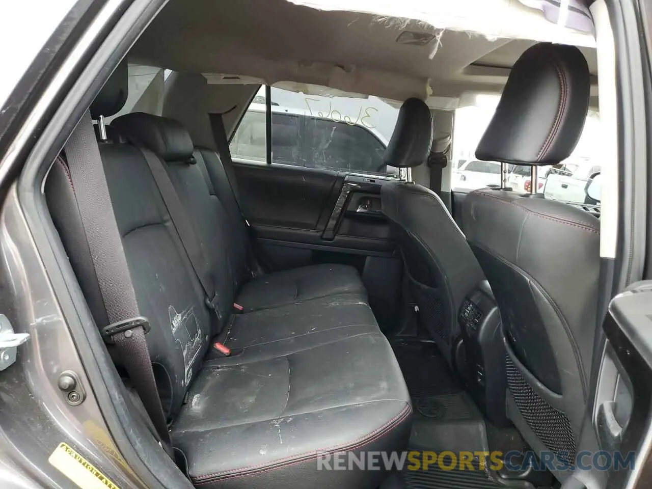 6 Photograph of a damaged car JTEBU5JR8K5650073 TOYOTA 4RUNNER 2019