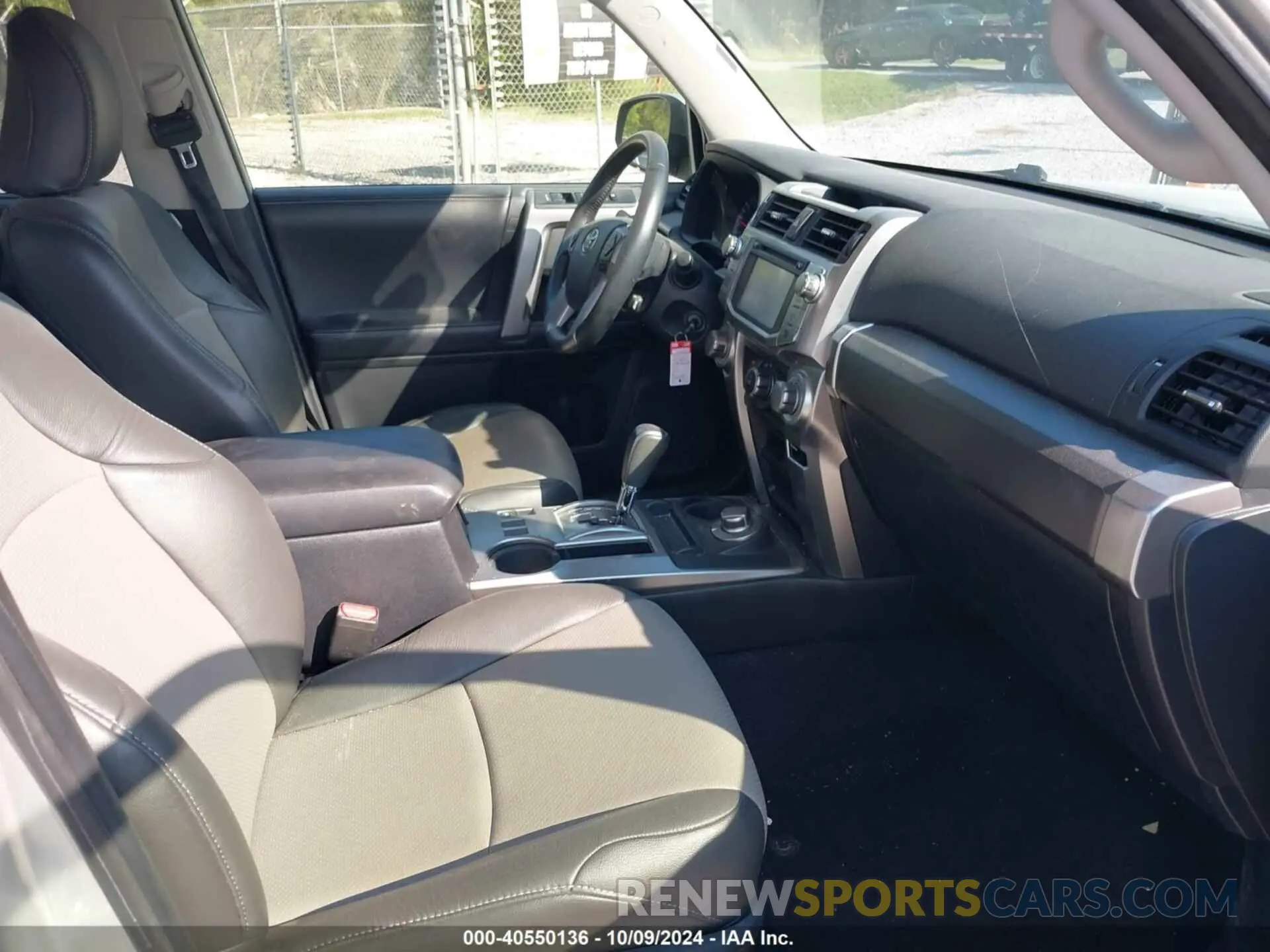 5 Photograph of a damaged car JTEBU5JR8K5669996 TOYOTA 4RUNNER 2019