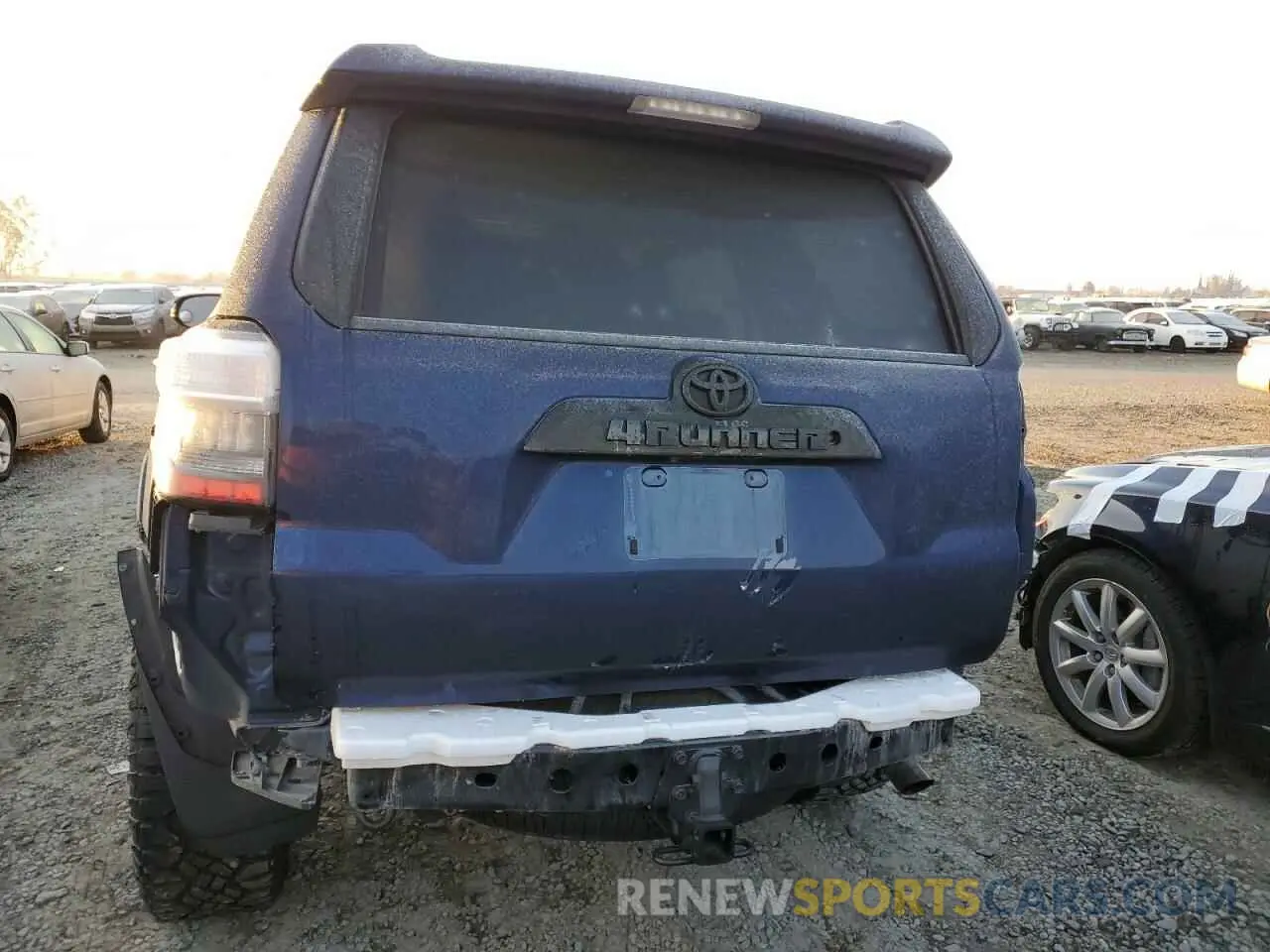 6 Фотография поврежденного автомобиля JTEBU5JR8K5684417 TOYOTA 4RUNNER 2019