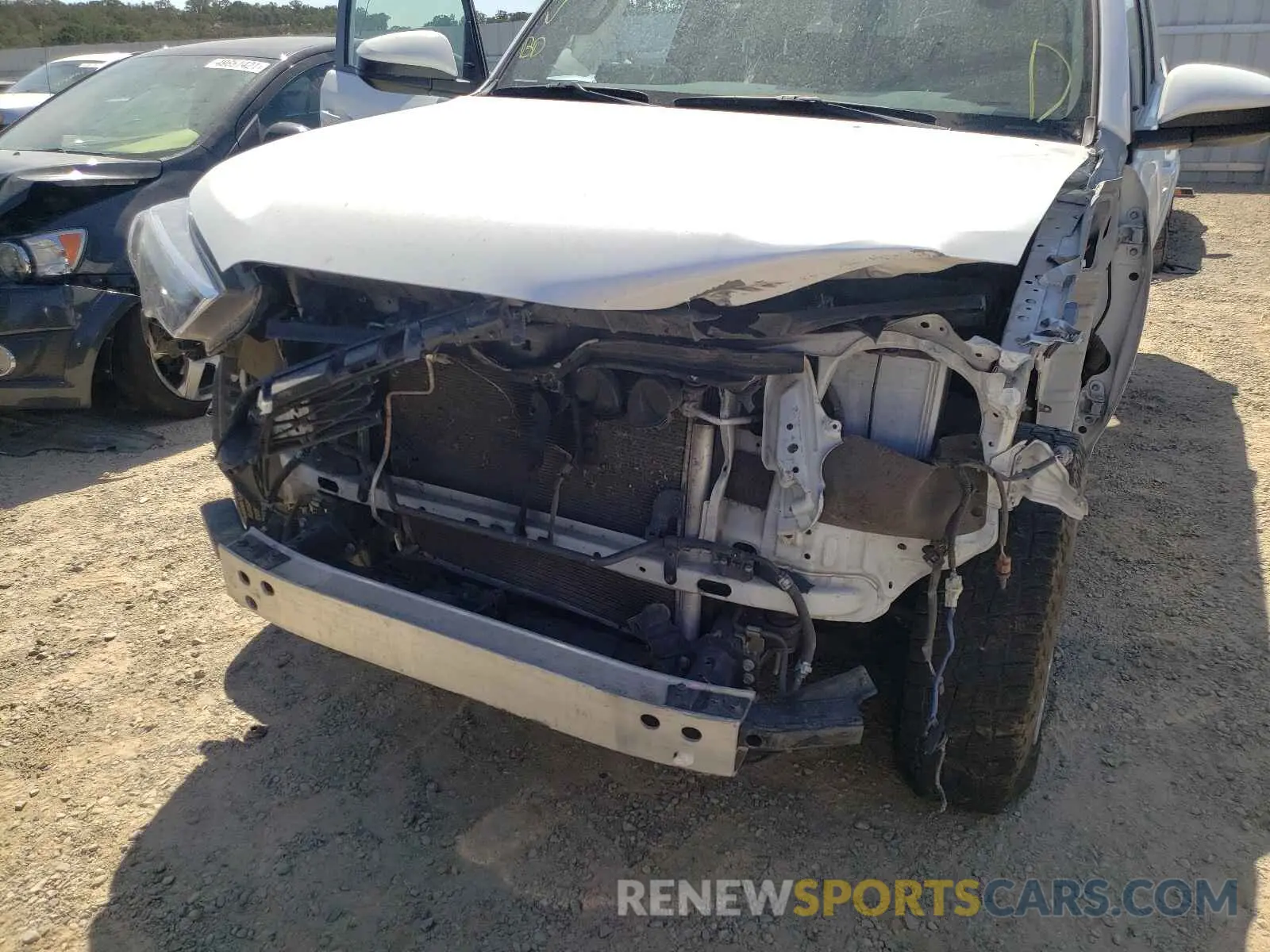 9 Фотография поврежденного автомобиля JTEBU5JR9K5664516 TOYOTA 4RUNNER 2019