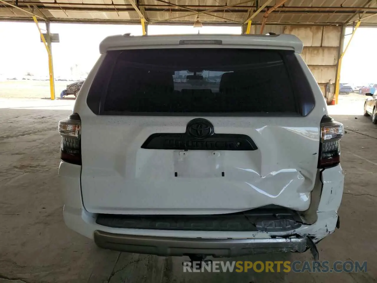 6 Photograph of a damaged car JTEBU5JR9K5670378 TOYOTA 4RUNNER 2019