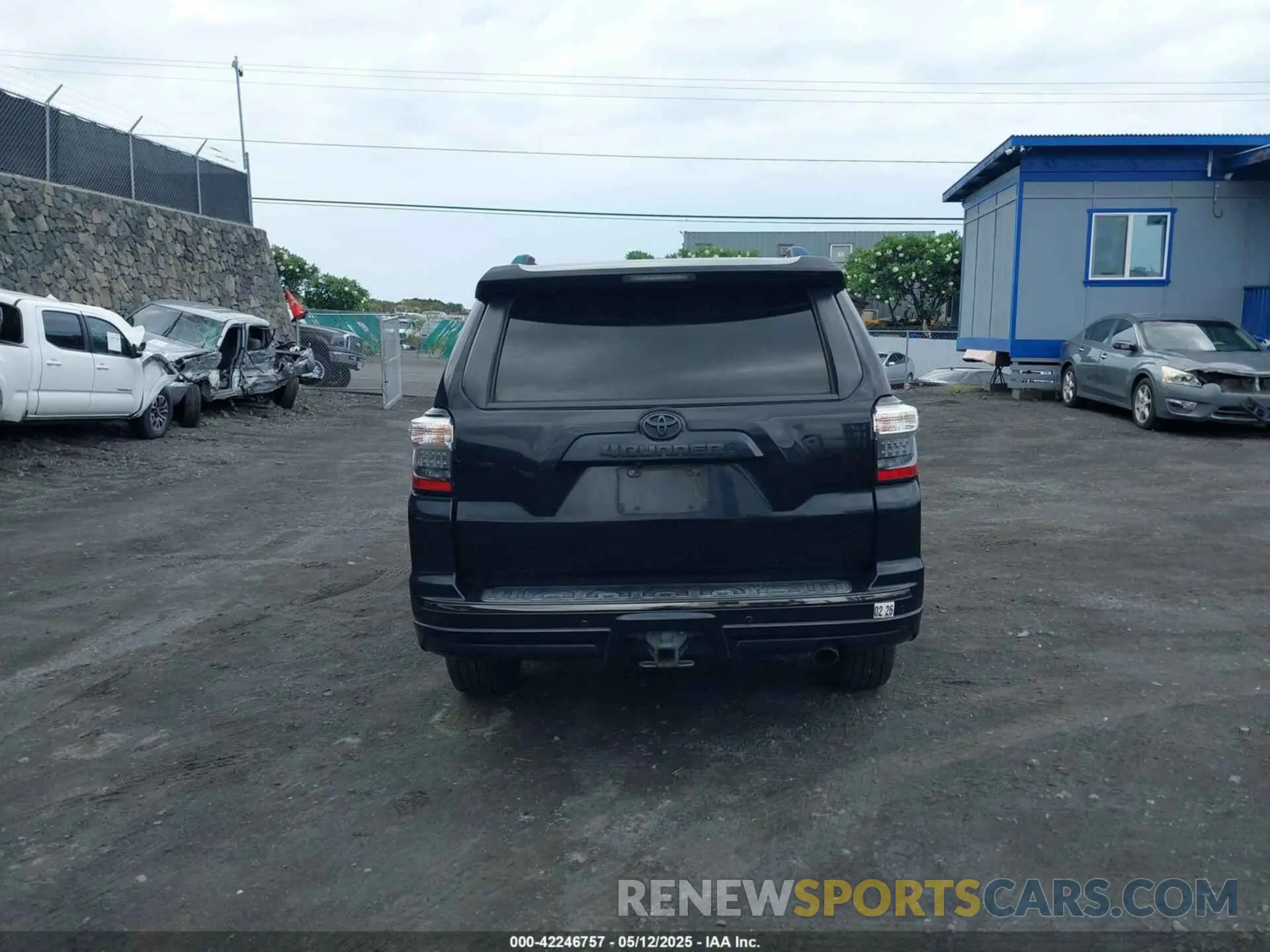 16 Photograph of a damaged car JTEBU5JR9K5672857 TOYOTA 4RUNNER 2019