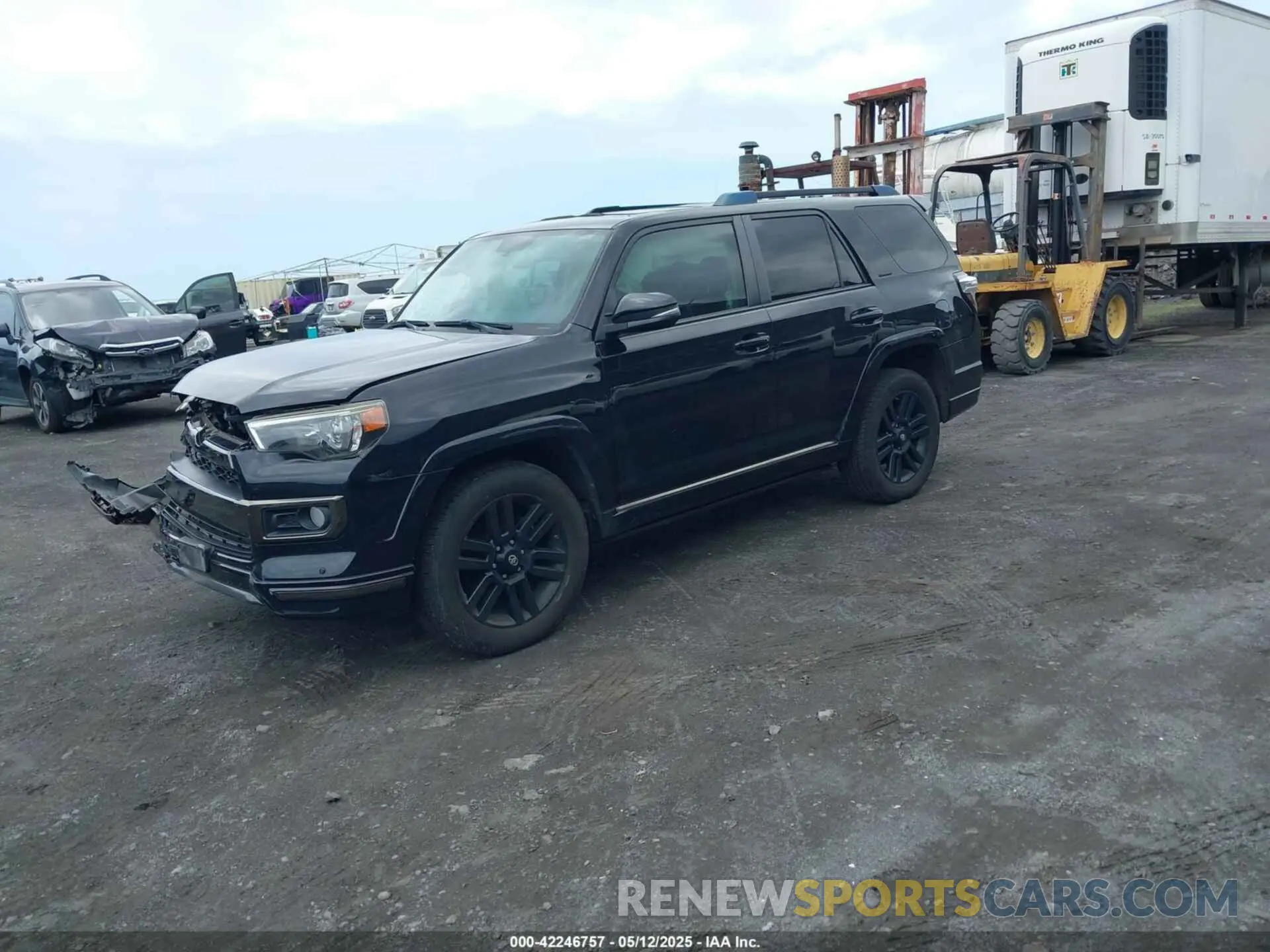 2 Photograph of a damaged car JTEBU5JR9K5672857 TOYOTA 4RUNNER 2019