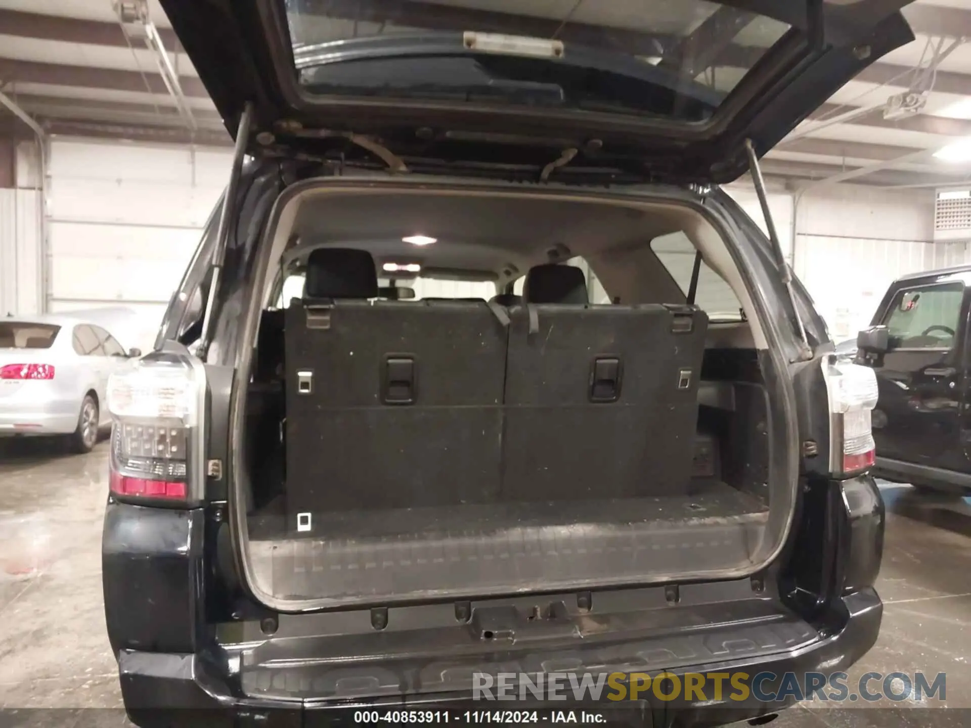 17 Фотография поврежденного автомобиля JTEBU5JR9K5678934 TOYOTA 4RUNNER 2019