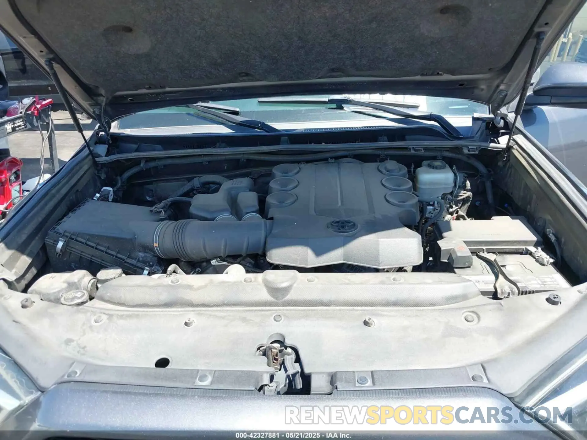 10 Photograph of a damaged car JTEBU5JR9K5685088 TOYOTA 4RUNNER 2019