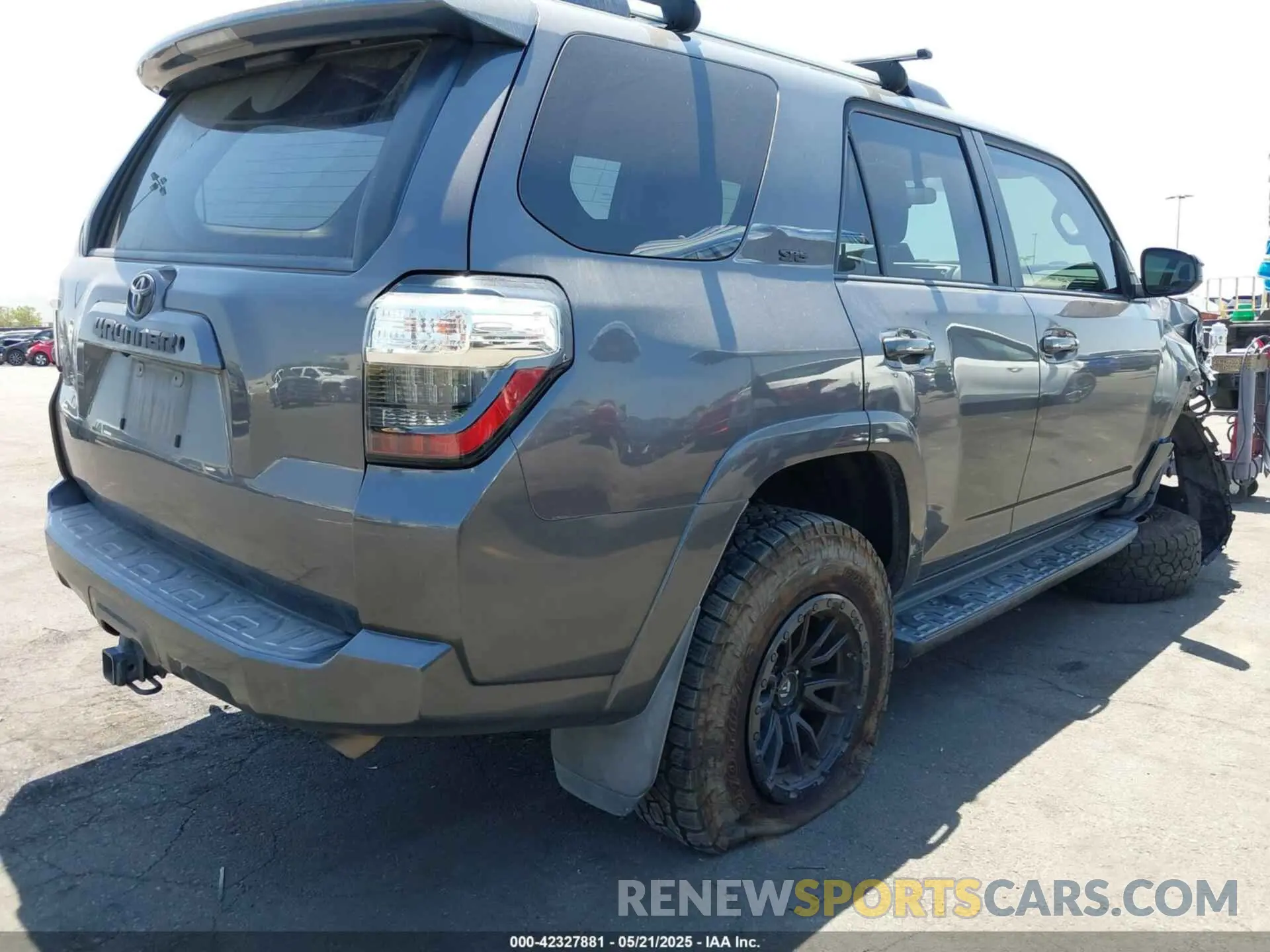 4 Photograph of a damaged car JTEBU5JR9K5685088 TOYOTA 4RUNNER 2019