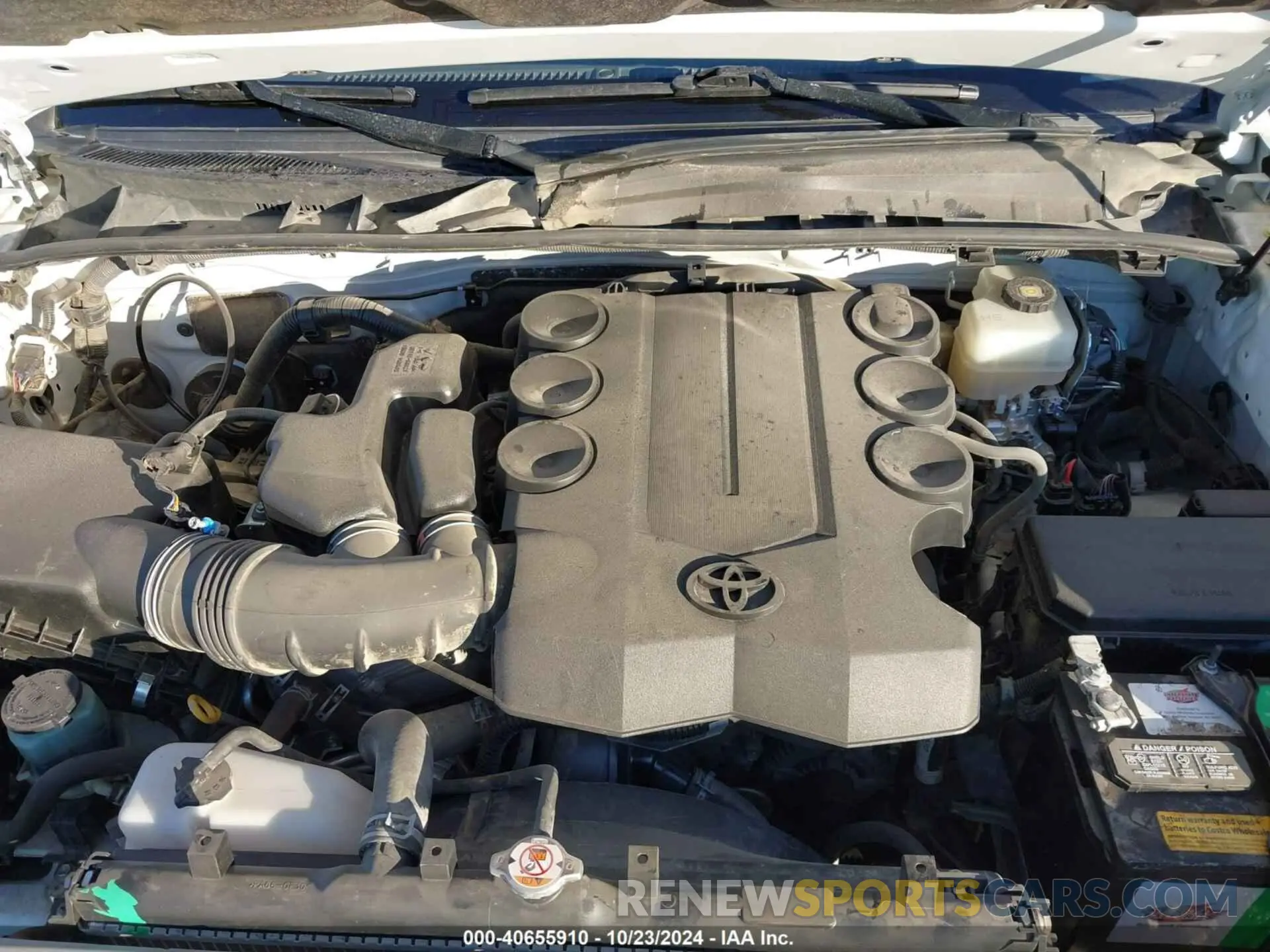 9 Photograph of a damaged car JTEBU5JR9K5699024 TOYOTA 4RUNNER 2019