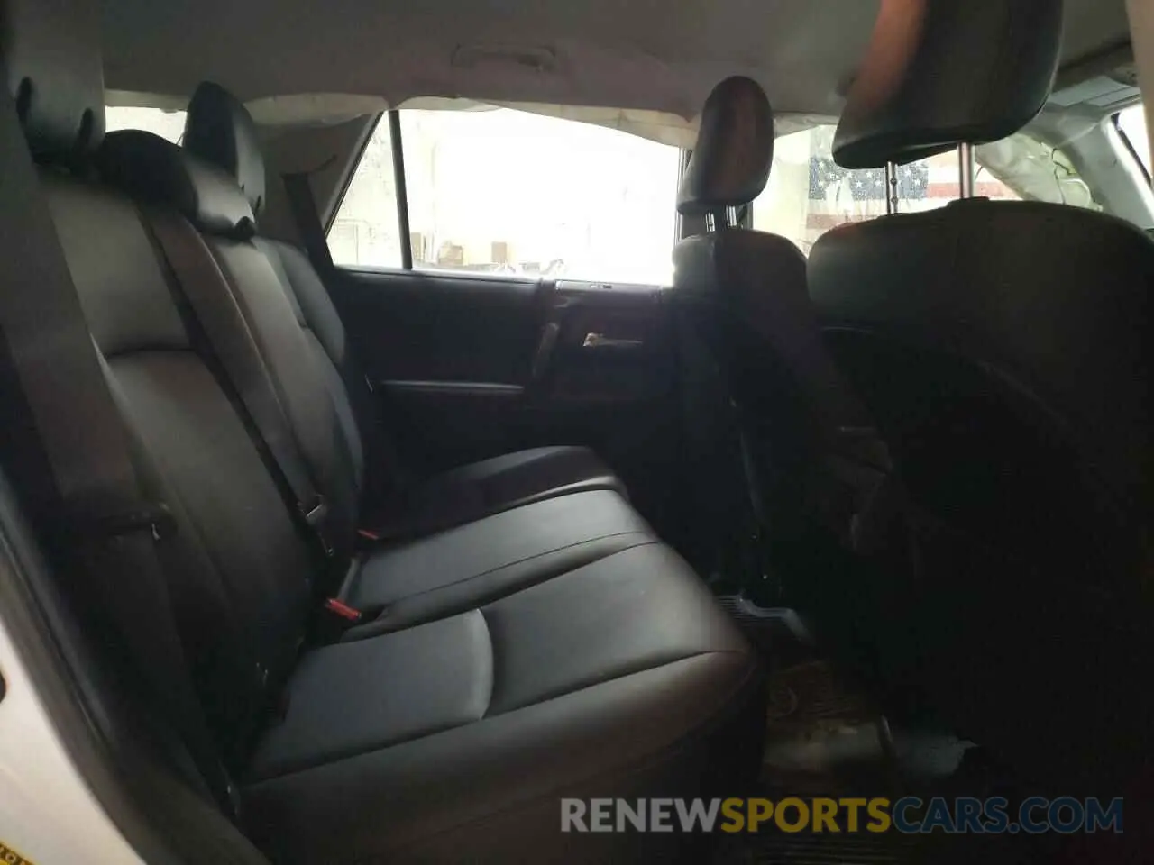 10 Photograph of a damaged car JTEBU5JRXK5612540 TOYOTA 4RUNNER 2019