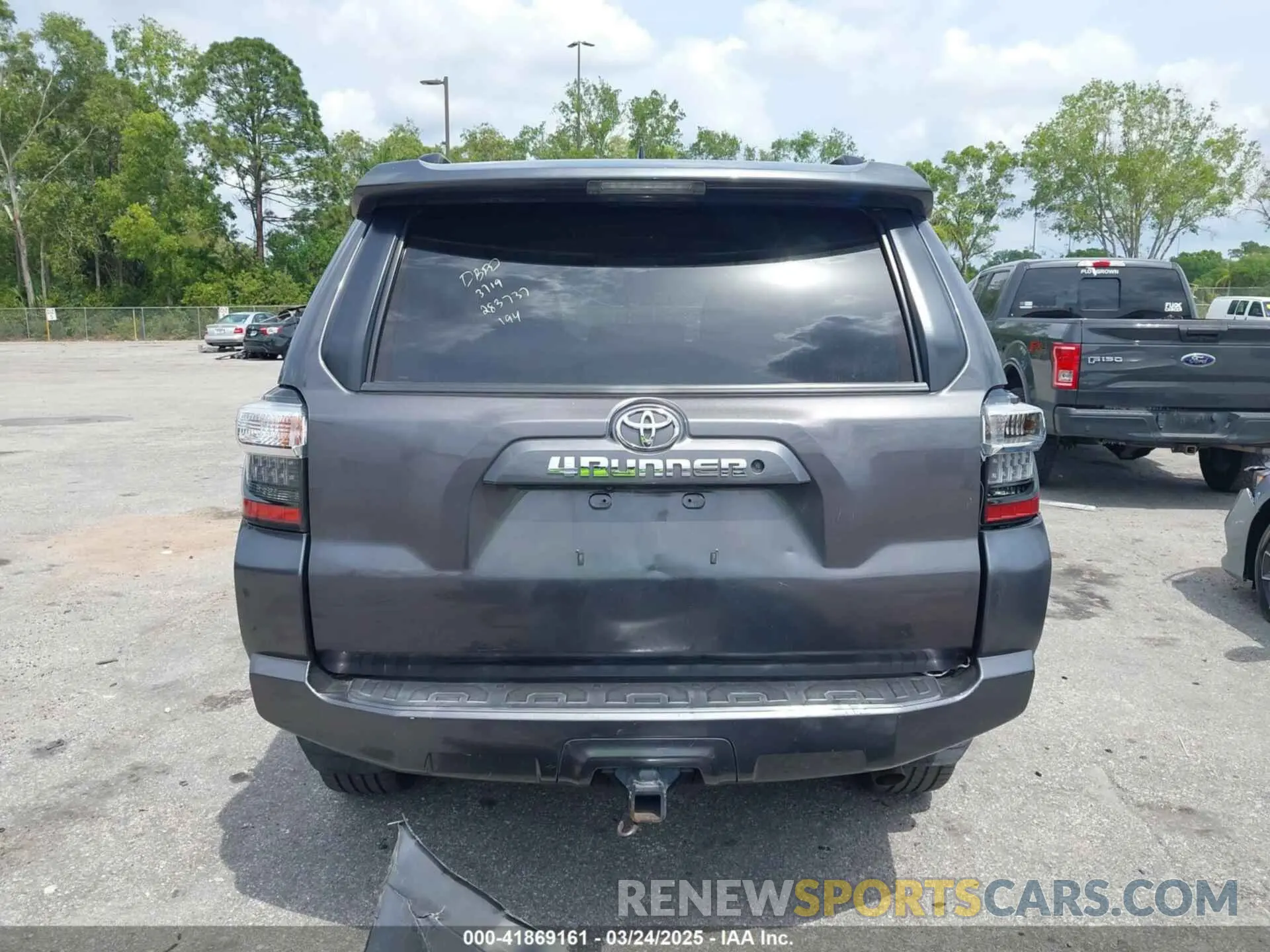 16 Фотография поврежденного автомобиля JTEBU5JRXK5638880 TOYOTA 4RUNNER 2019