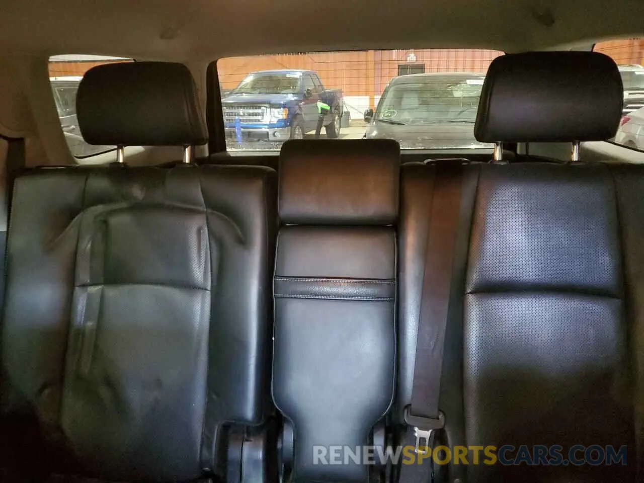 10 Photograph of a damaged car JTEBU5JRXK5642962 TOYOTA 4RUNNER 2019
