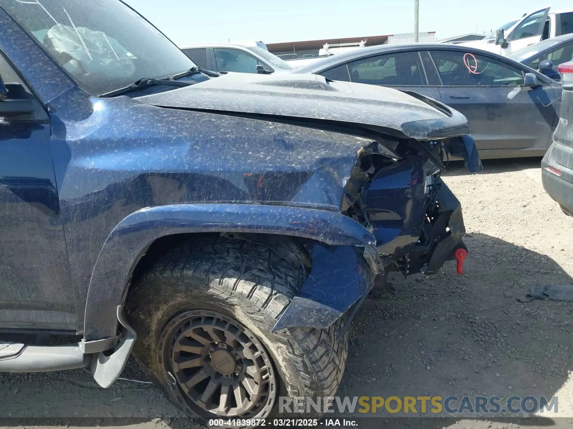 17 Photograph of a damaged car JTEBU5JRXK5721483 TOYOTA 4RUNNER 2019