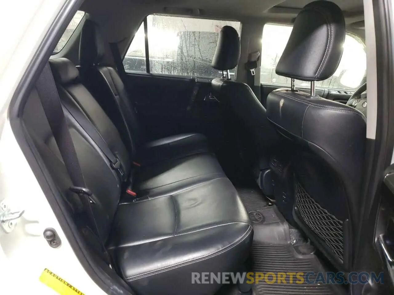 10 Photograph of a damaged car JTEBU5JRXK5732676 TOYOTA 4RUNNER 2019